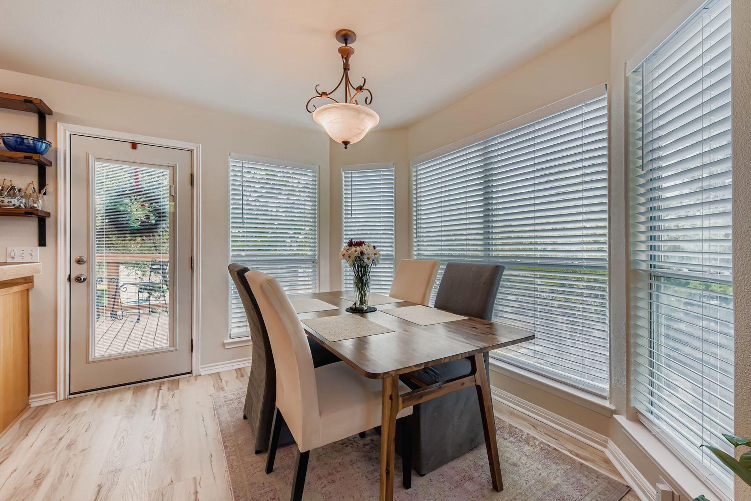 10815 Glen View Cir, Dripping Springs, TX 78620