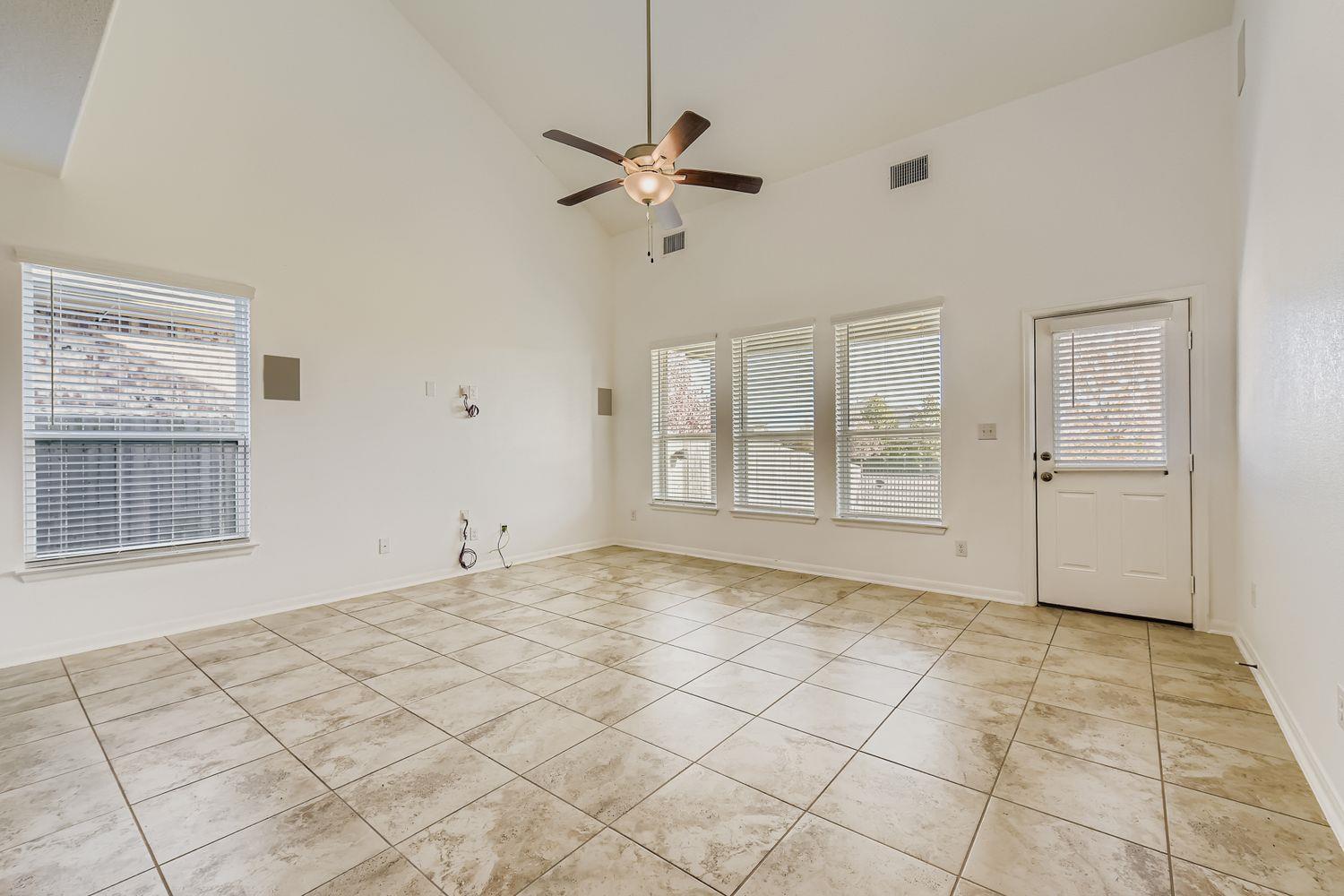 612 Blue Oak Blvd, San Marcos, TX 78666