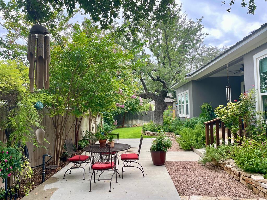 711 Chinkapin Dr, Fredericksburg, TX 78624