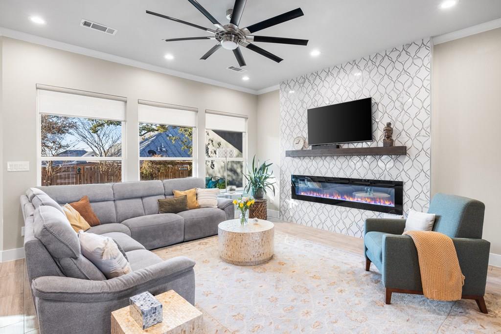 711 Chinkapin Dr, Fredericksburg, TX 78624