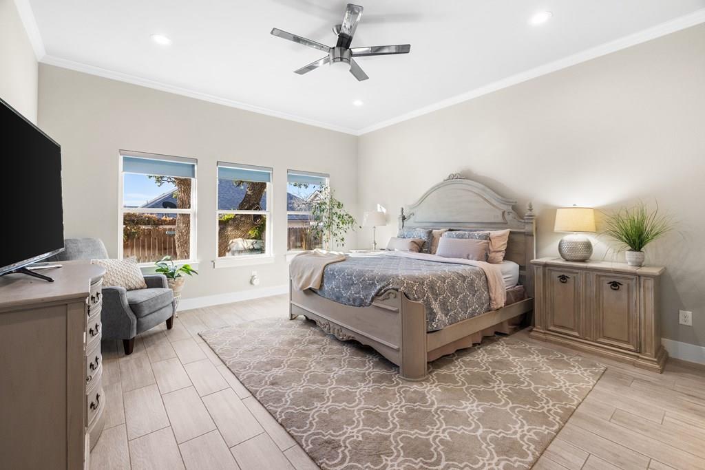 711 Chinkapin Dr, Fredericksburg, TX 78624