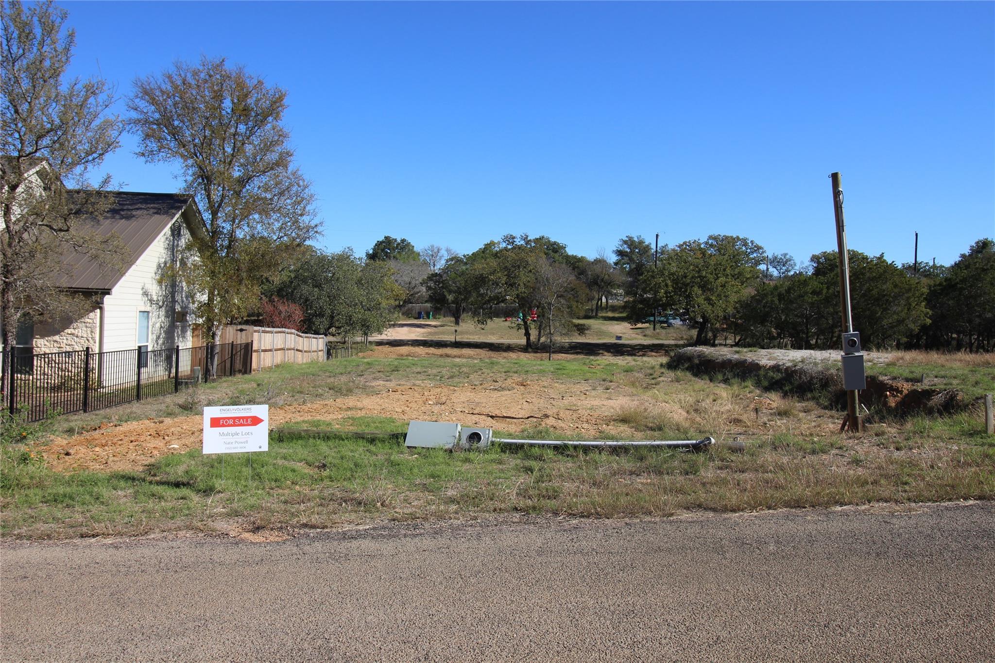 735 Birch Ln, Cottonwood Shores, TX 78657