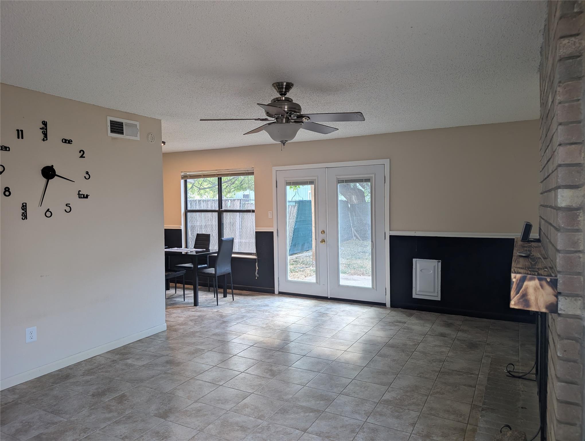 1201 Doreen Ct # A, Round Rock, TX 78664