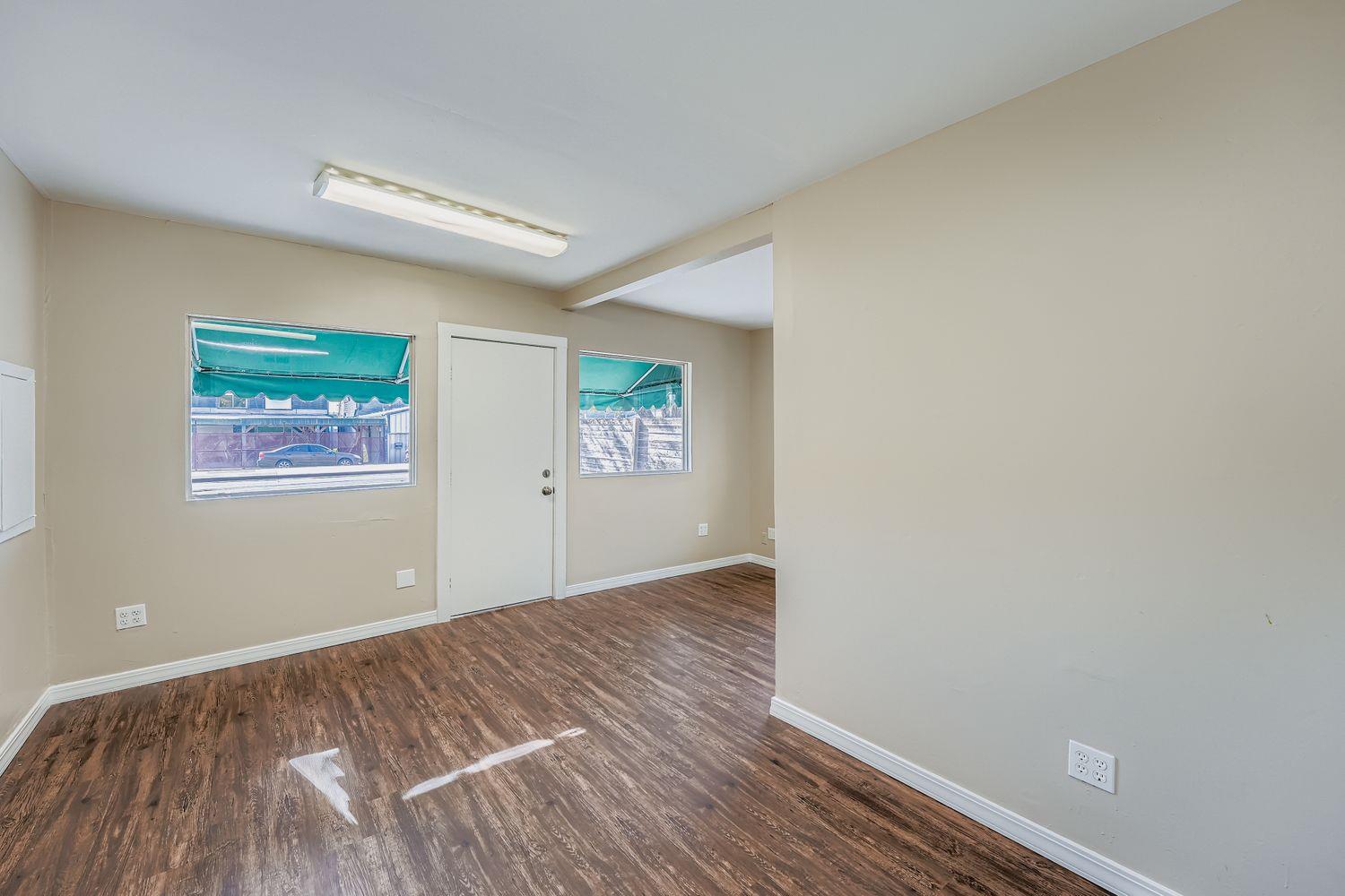 702 W St John's Ave # B, Austin, TX 78752