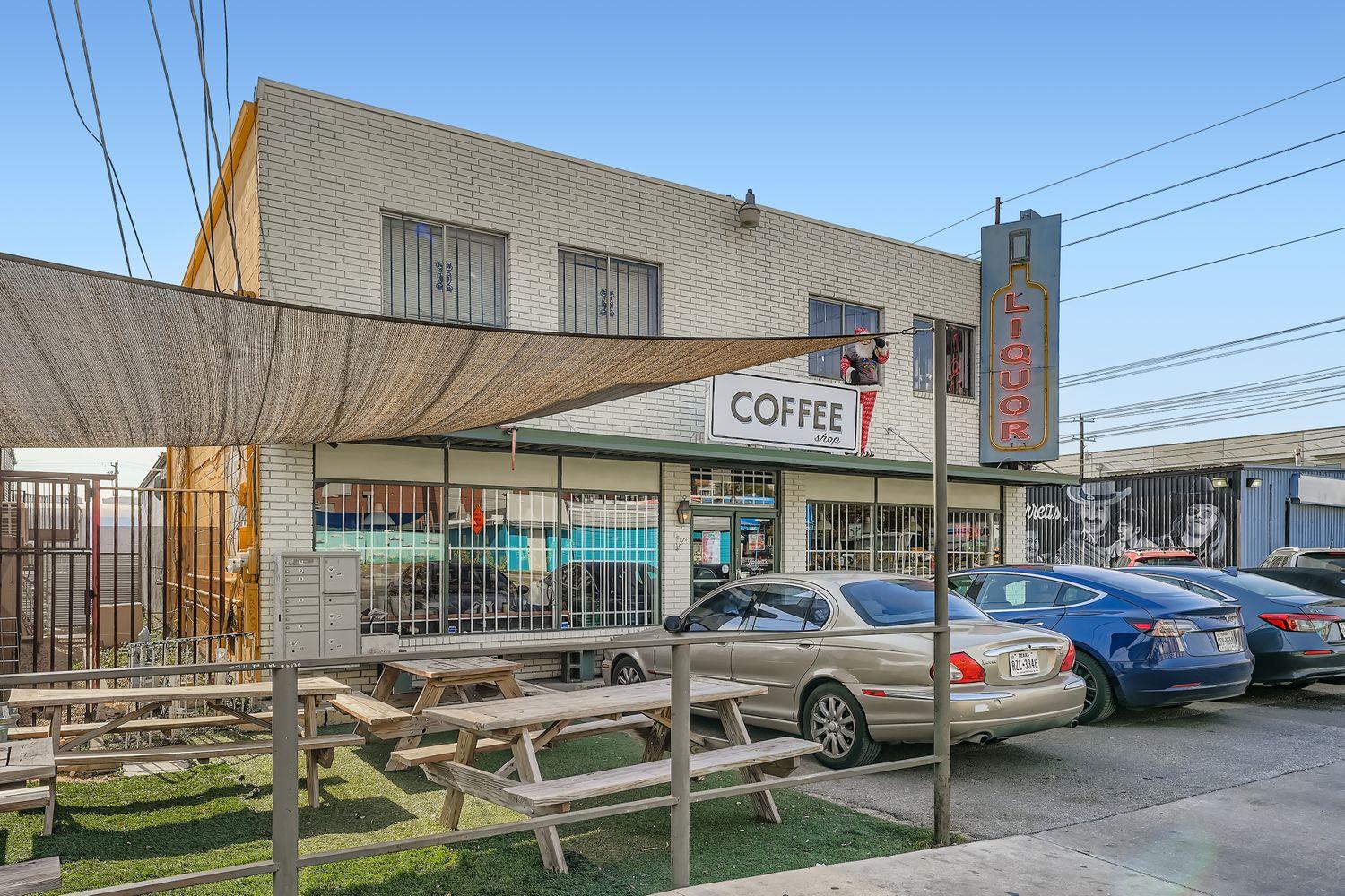 702 W St John's Ave # B, Austin, TX 78752