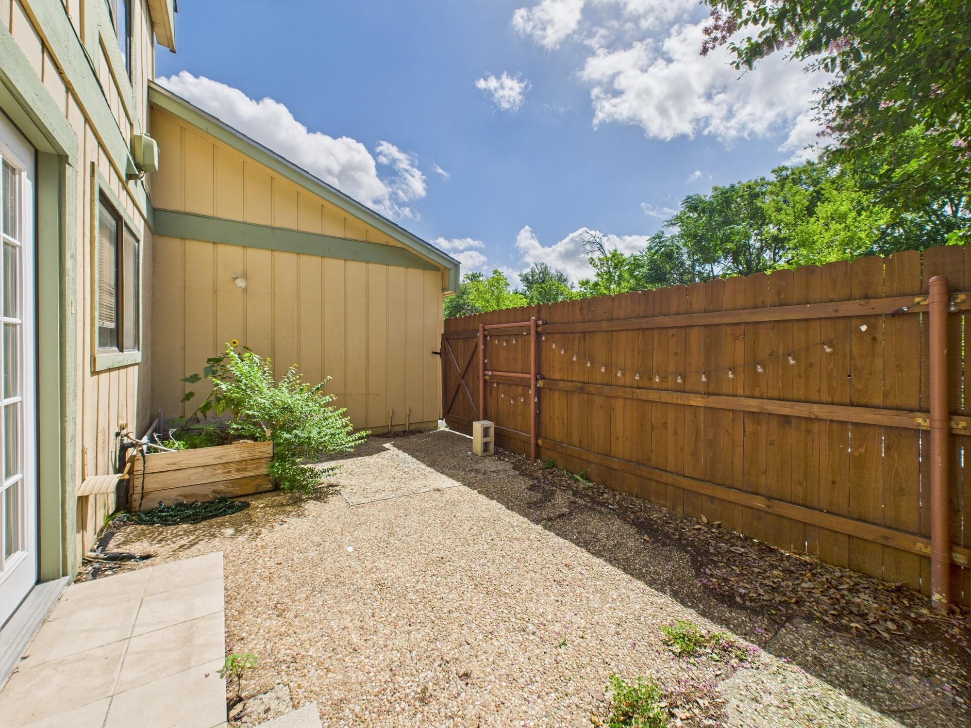 9520 Quail Village Ln, Austin, TX 78758