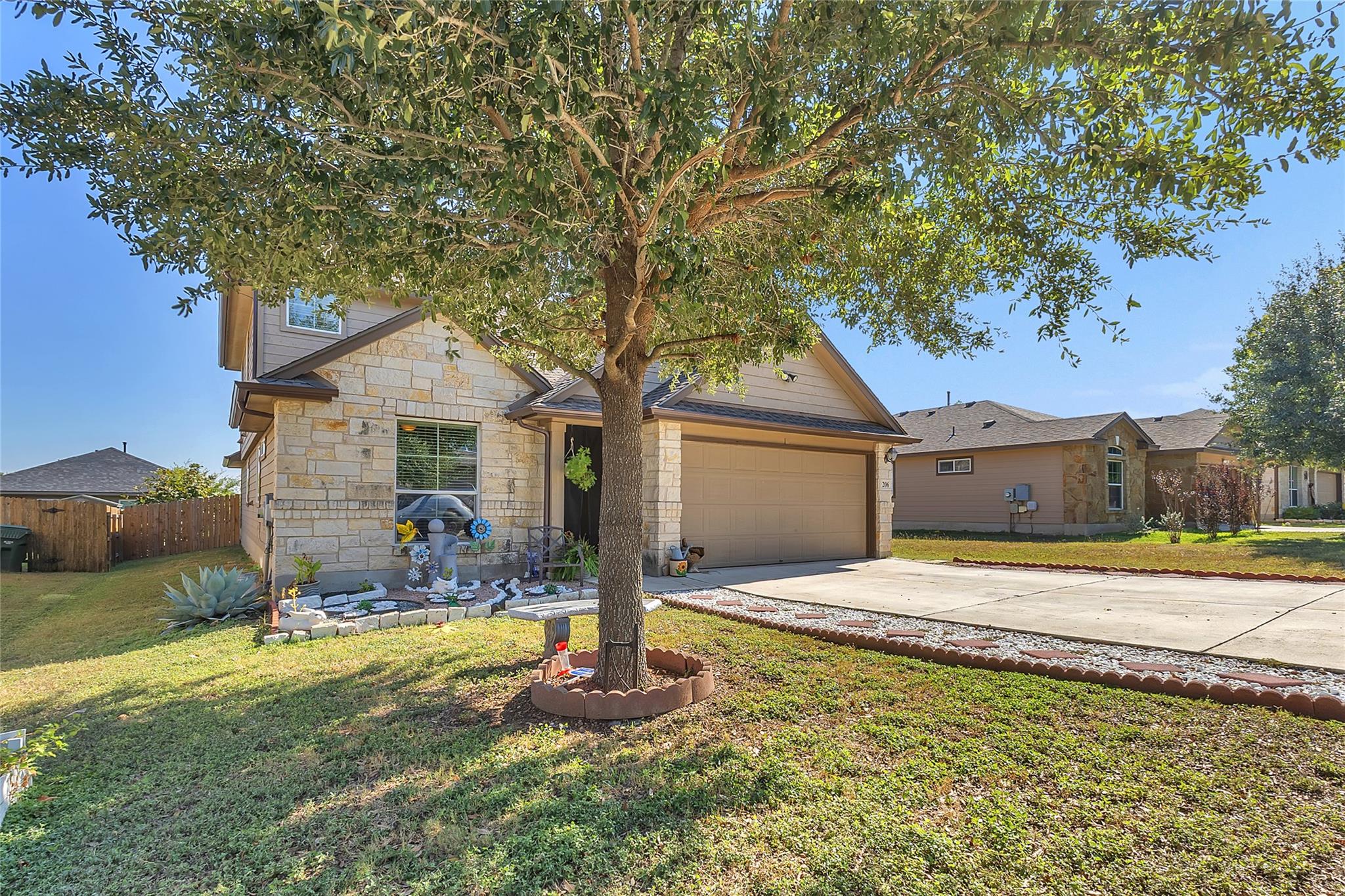 206 Linden Ln, San Marcos, TX 78666