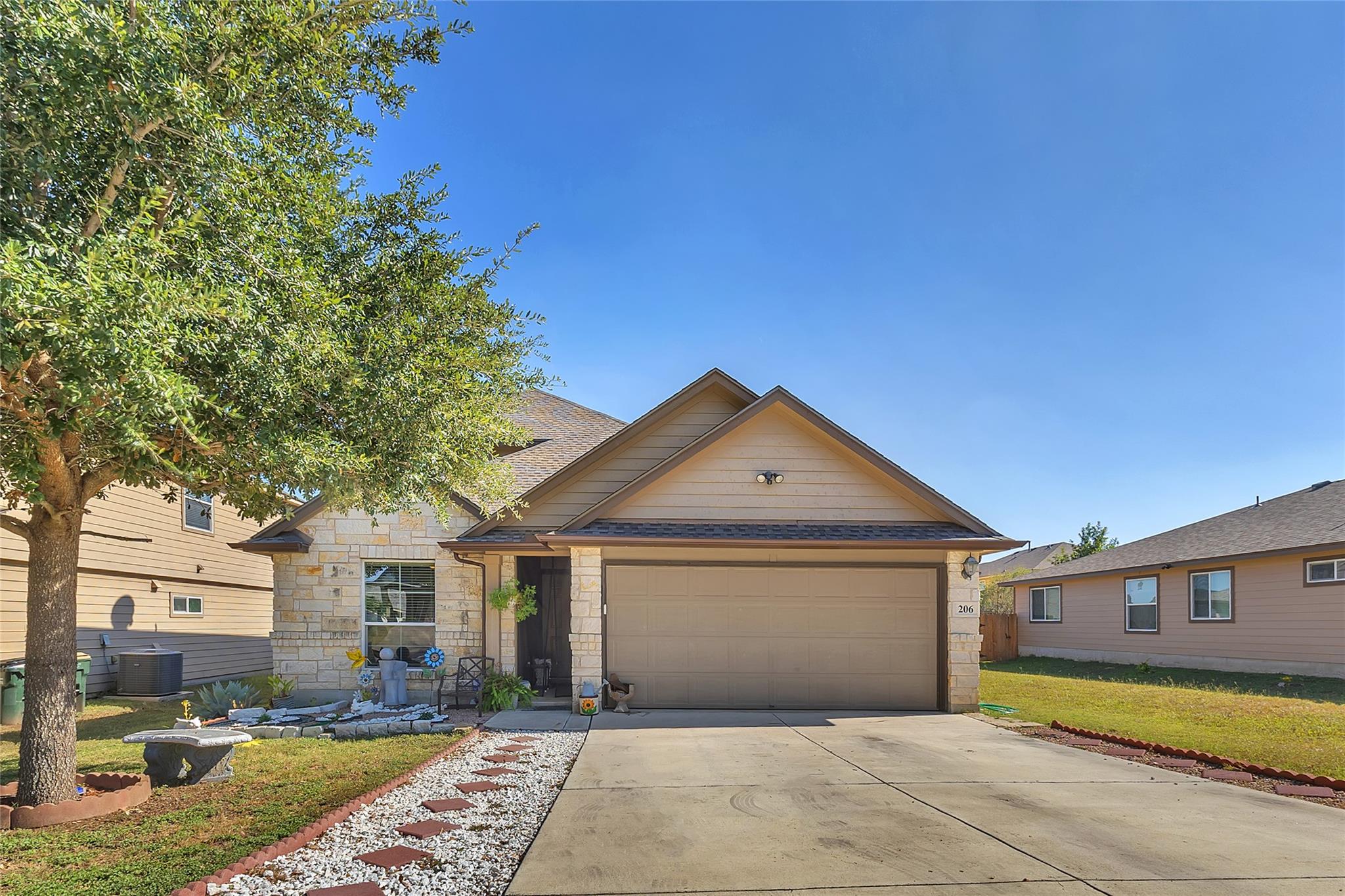 206 Linden Ln, San Marcos, TX 78666