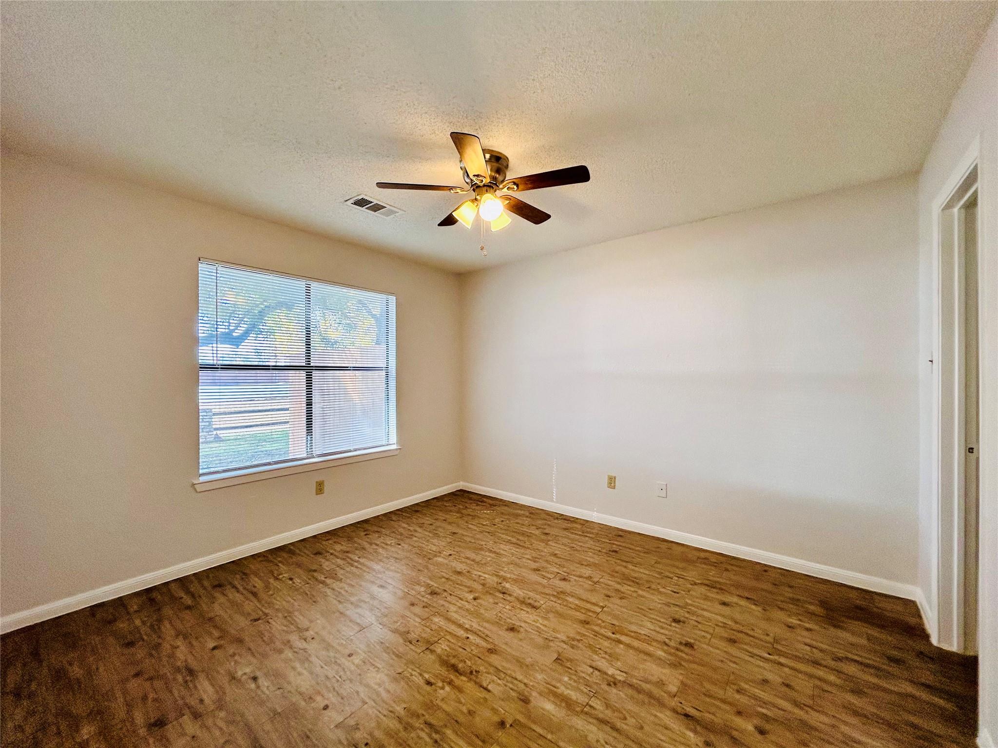 8913 SCHICK Rd # B, Austin, TX 78729