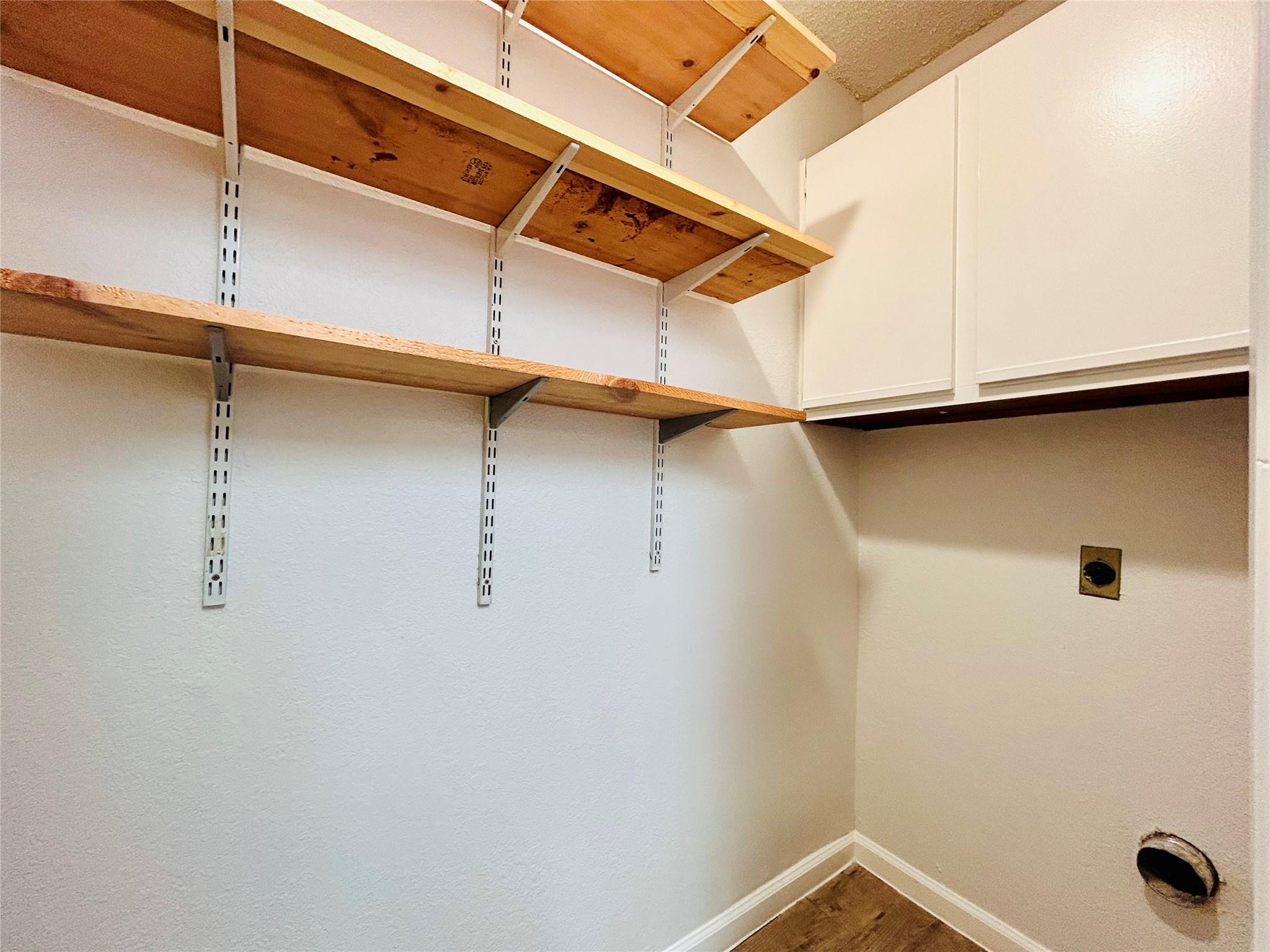 8913 SCHICK Rd # B, Austin, TX 78729