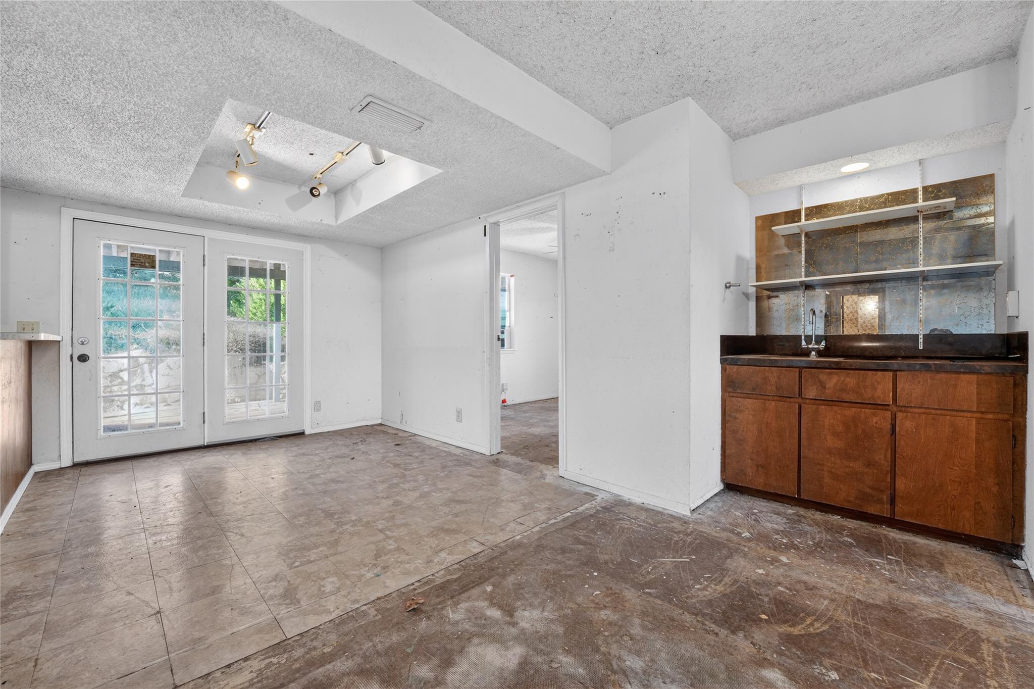 706 Cargill Dr, Spicewood, TX 78669