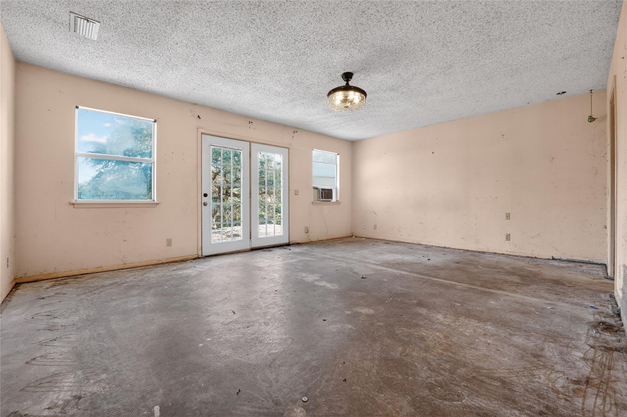 706 Cargill Dr, Spicewood, TX 78669