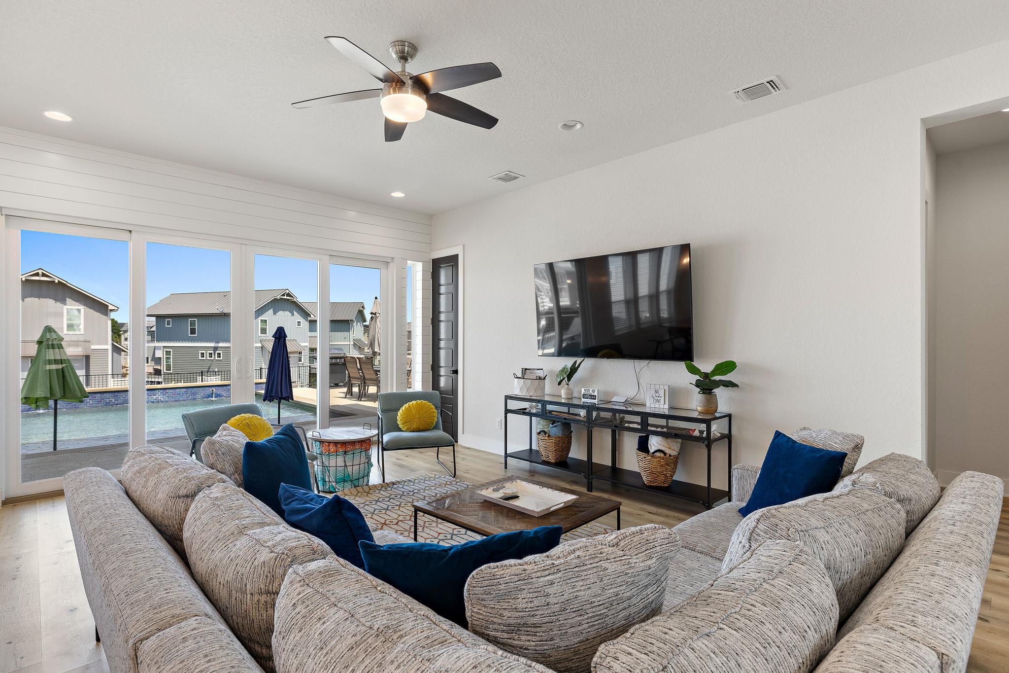 128 Village View Dr, Kingsland, TX 78639