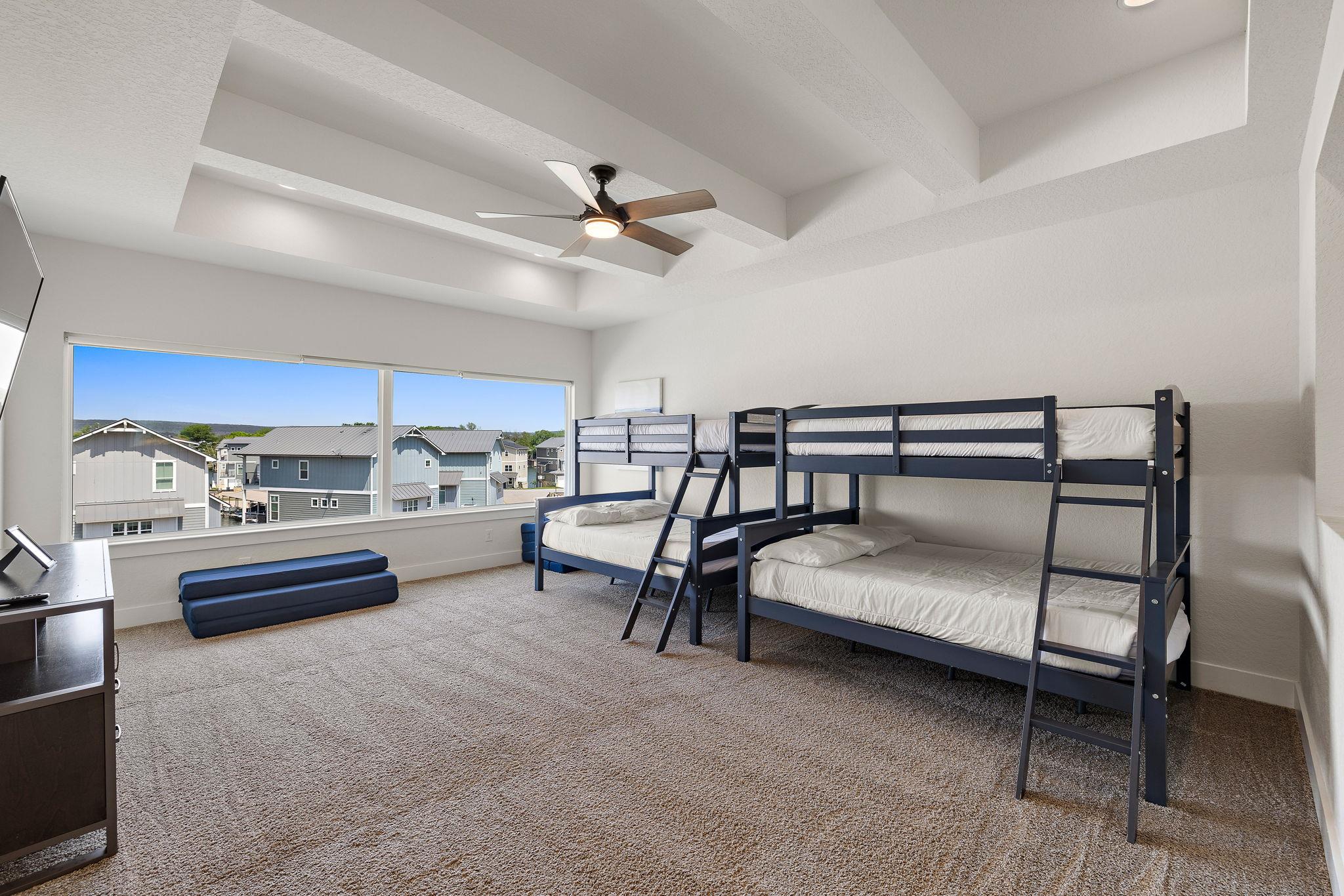 128 Village View Dr, Kingsland, TX 78639