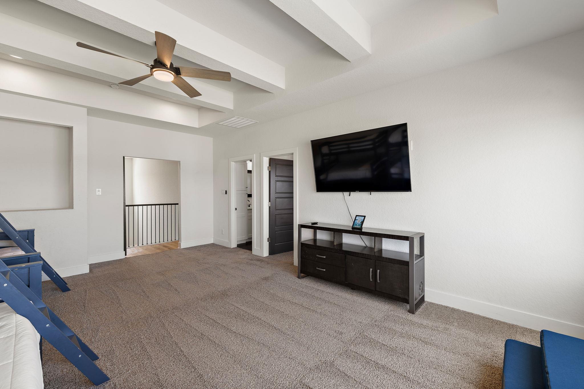 128 Village View Dr, Kingsland, TX 78639