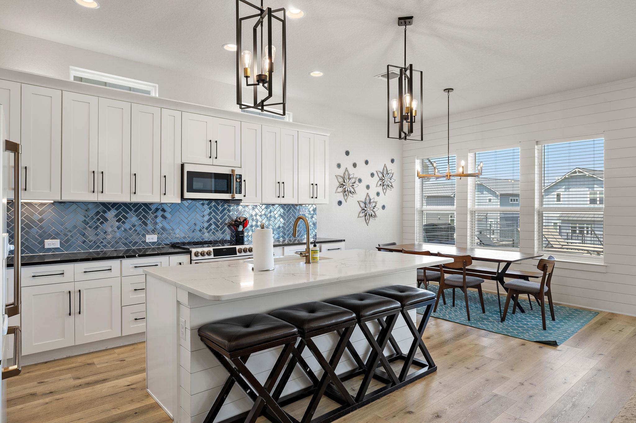 128 Village View Dr, Kingsland, TX 78639