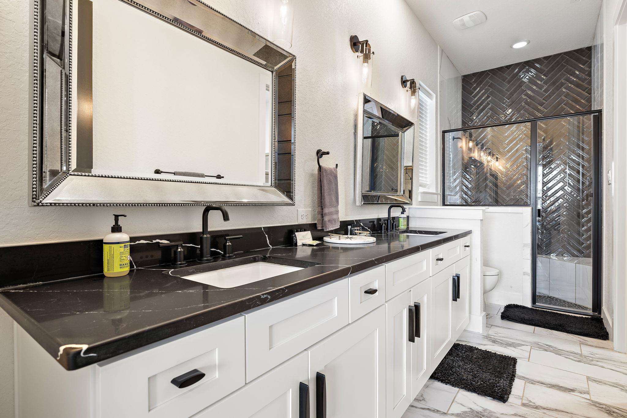 128 Village View Dr, Kingsland, TX 78639