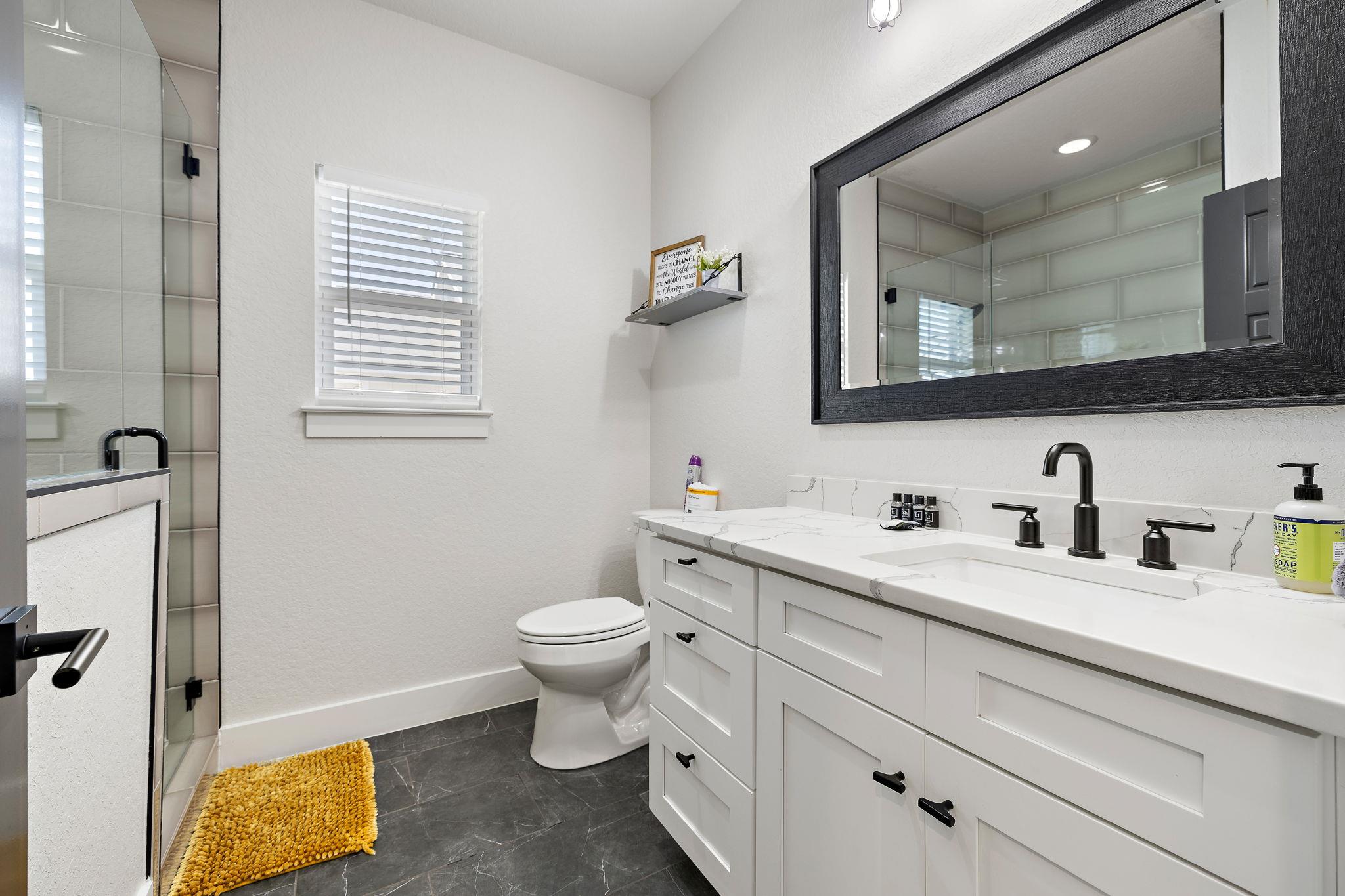 128 Village View Dr, Kingsland, TX 78639