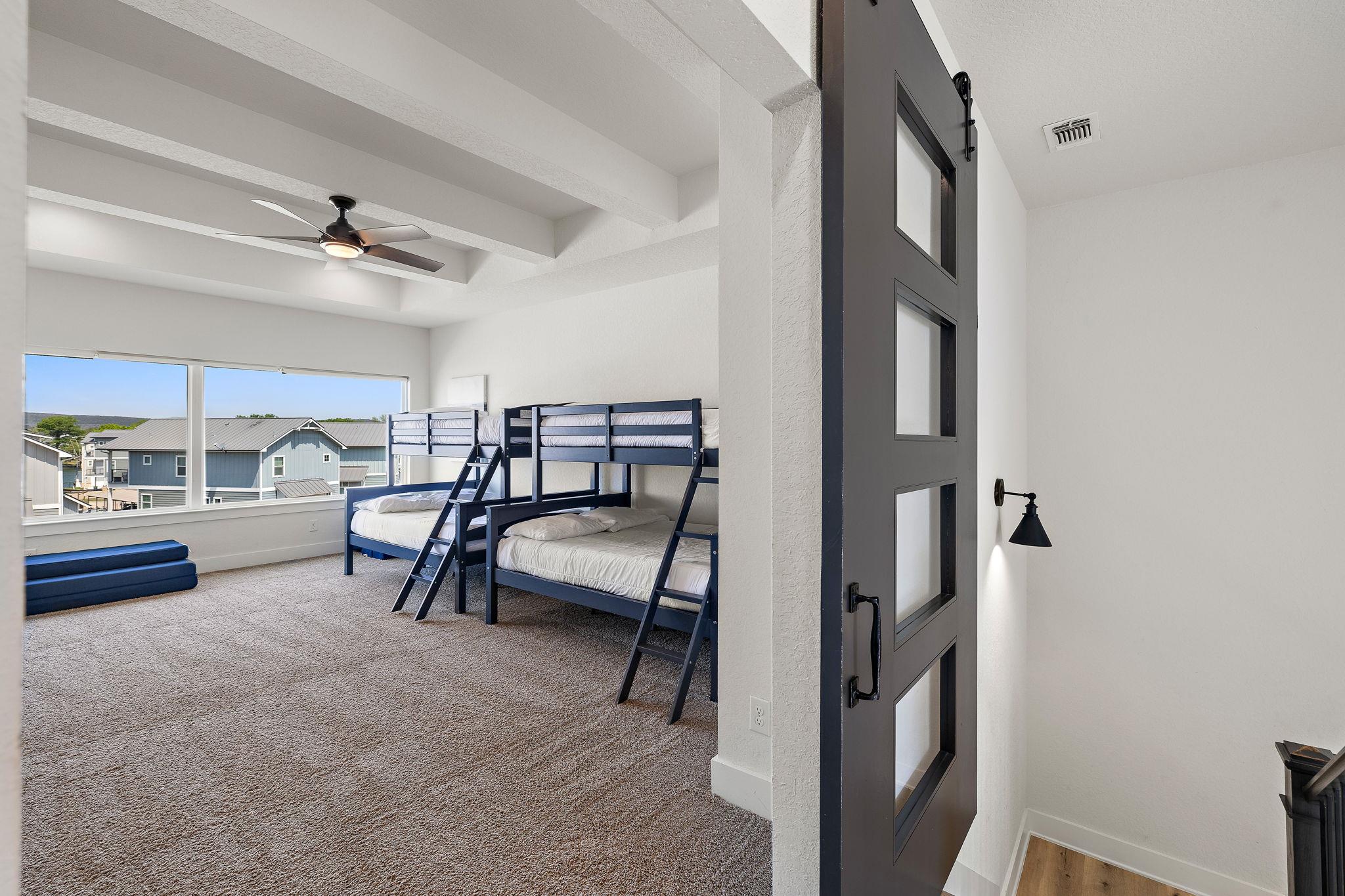 128 Village View Dr, Kingsland, TX 78639