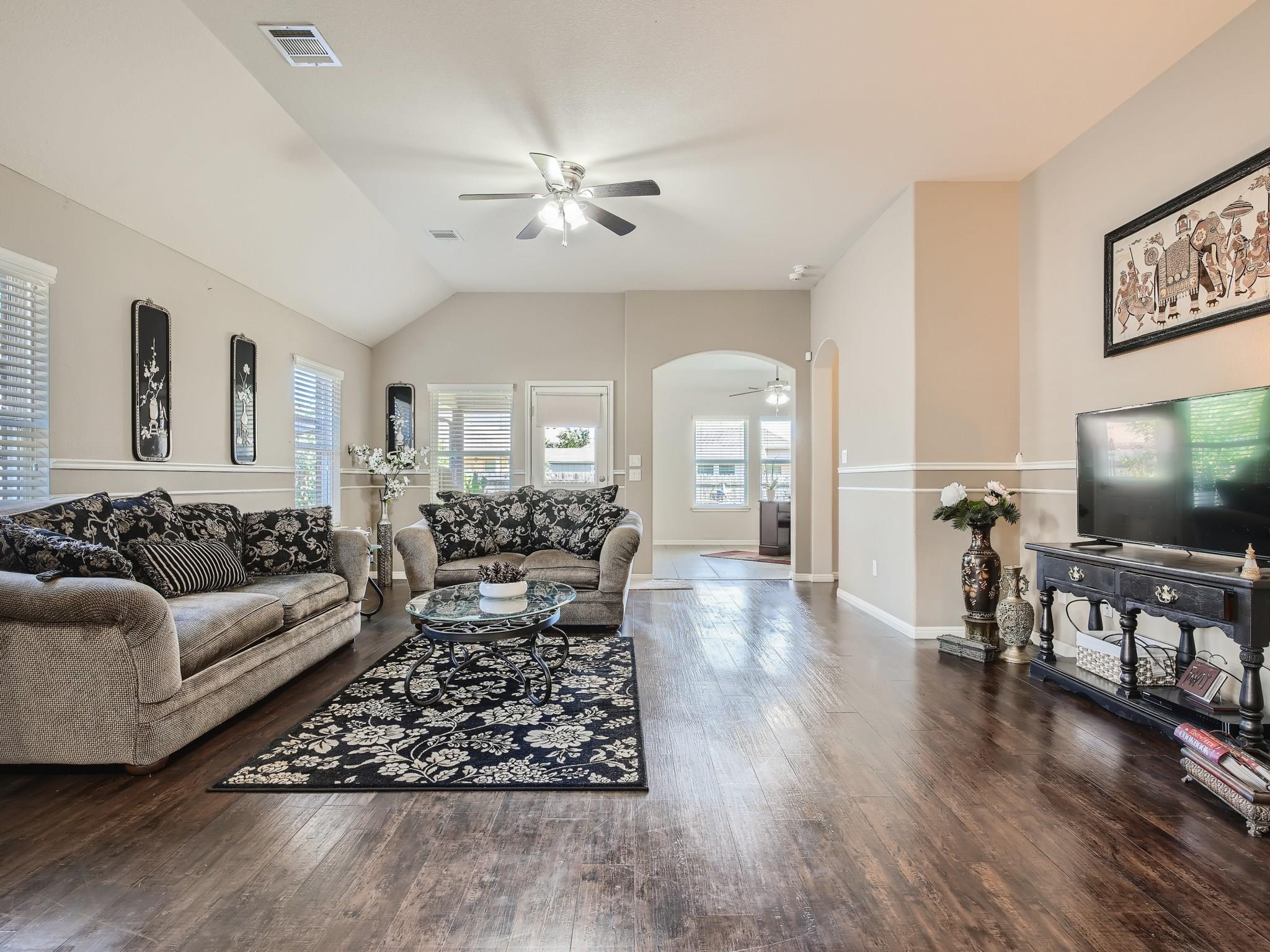 8241 Arezzo Dr, Round Rock, TX 78665