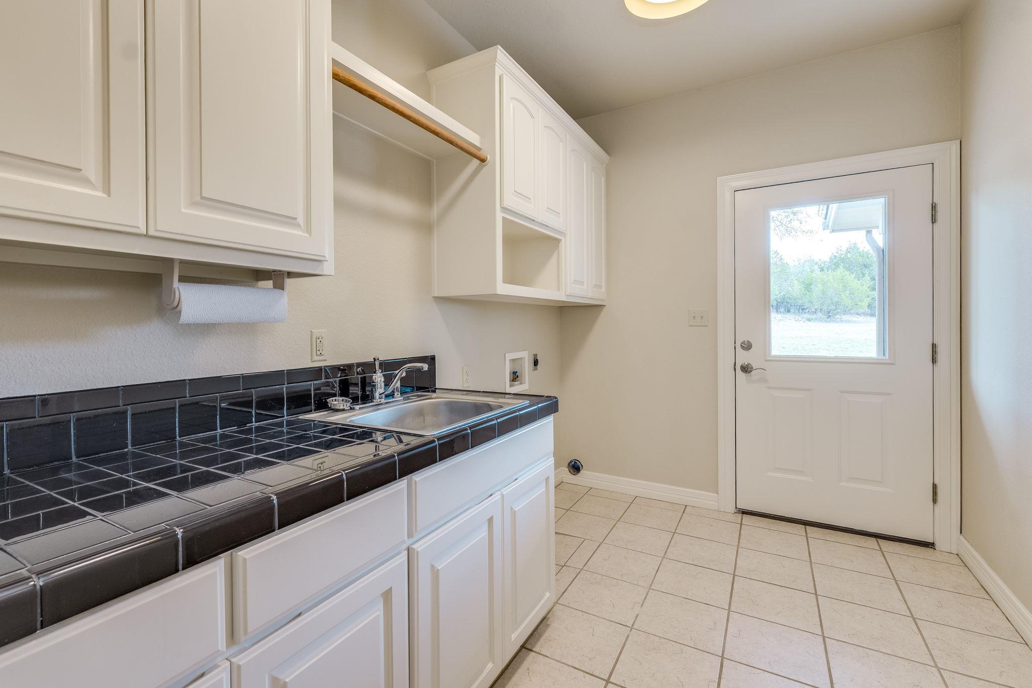 613 Canyon Rim Dr, Dripping Springs, TX 78620