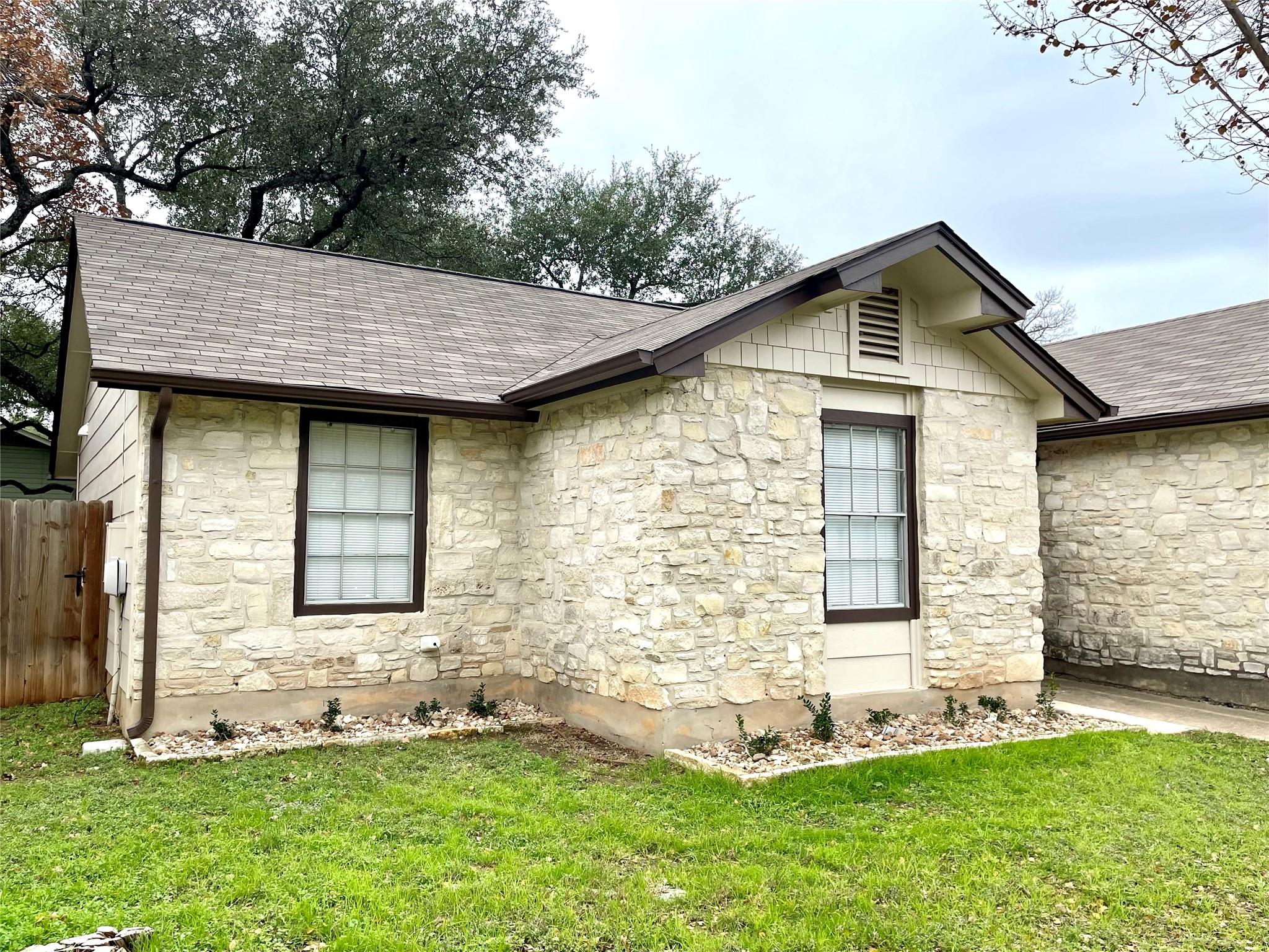 703 Twin Oak Trl, Cedar Park, TX 78613
