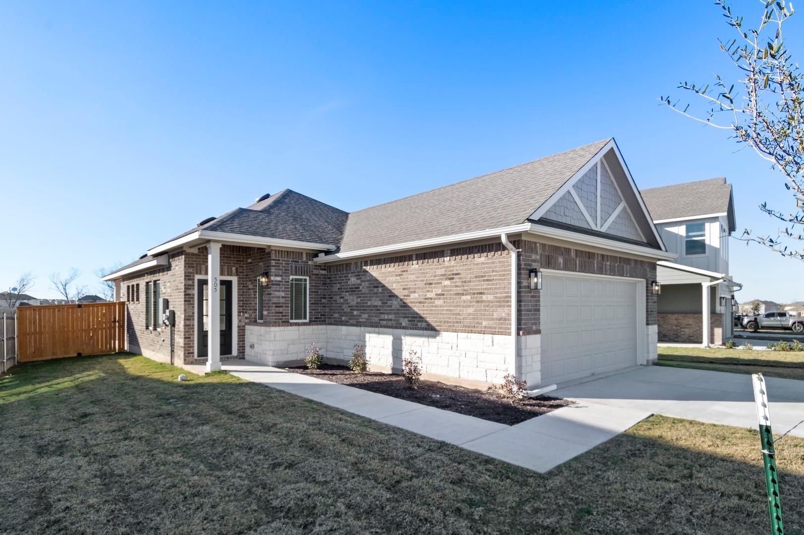 505 Yellow Ribbon Trl, Jarrell, TX 76537