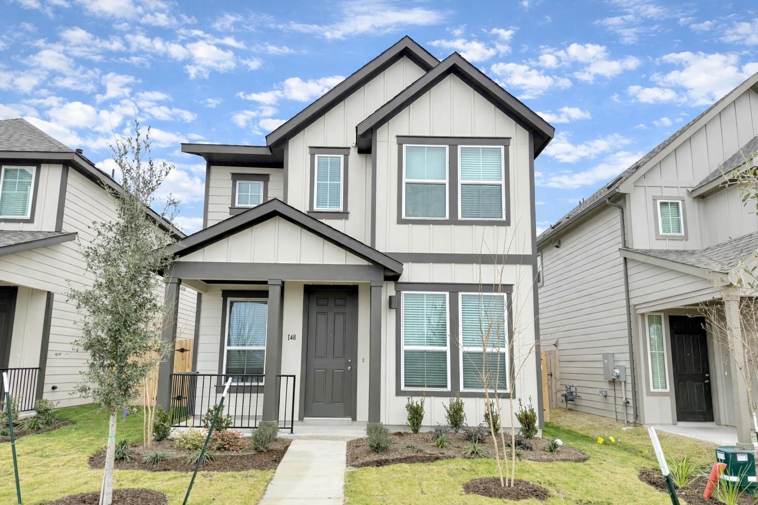 148 Hartson Dr, Taylor, TX 76574