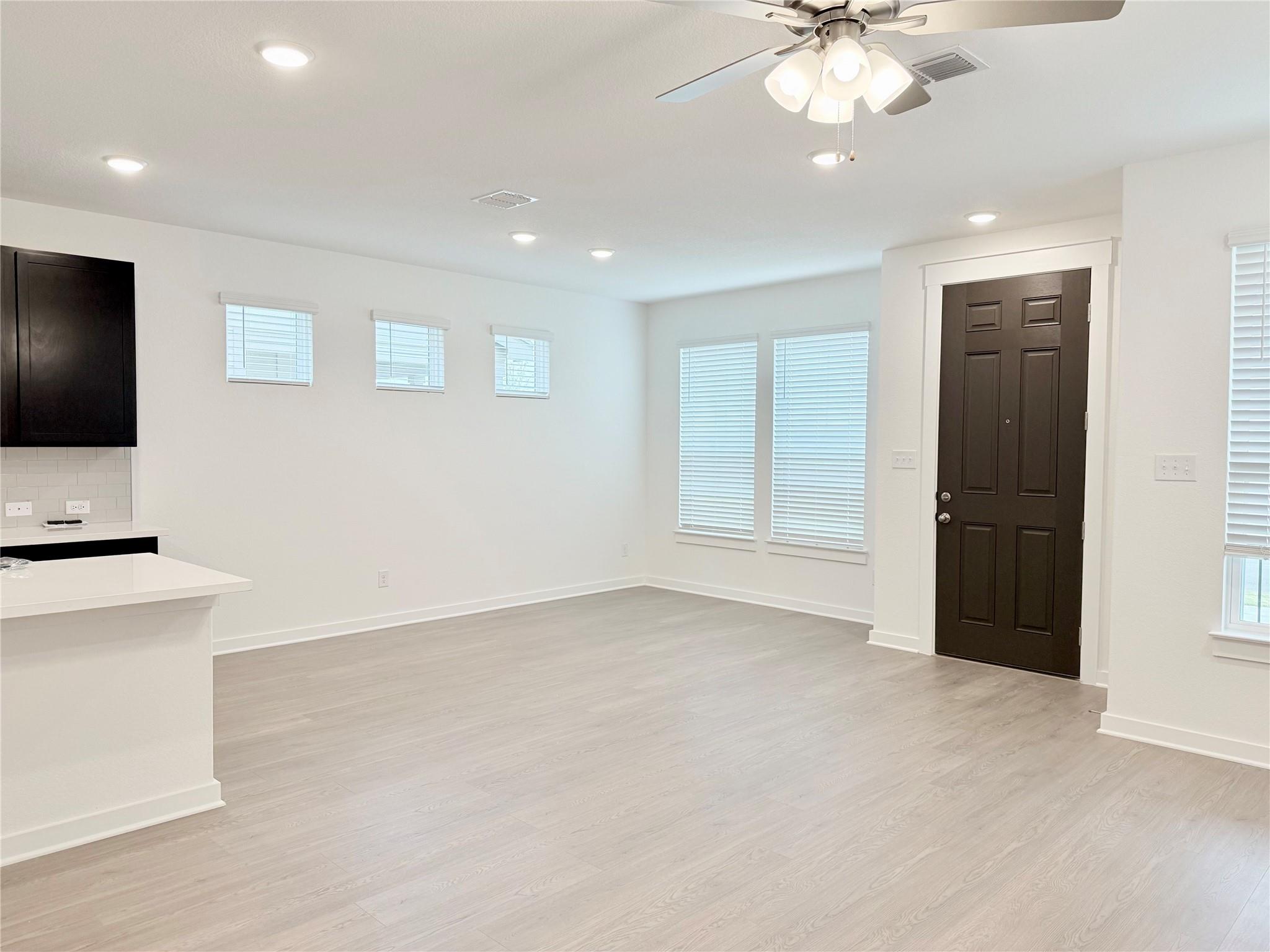 148 Hartson Dr, Taylor, TX 76574