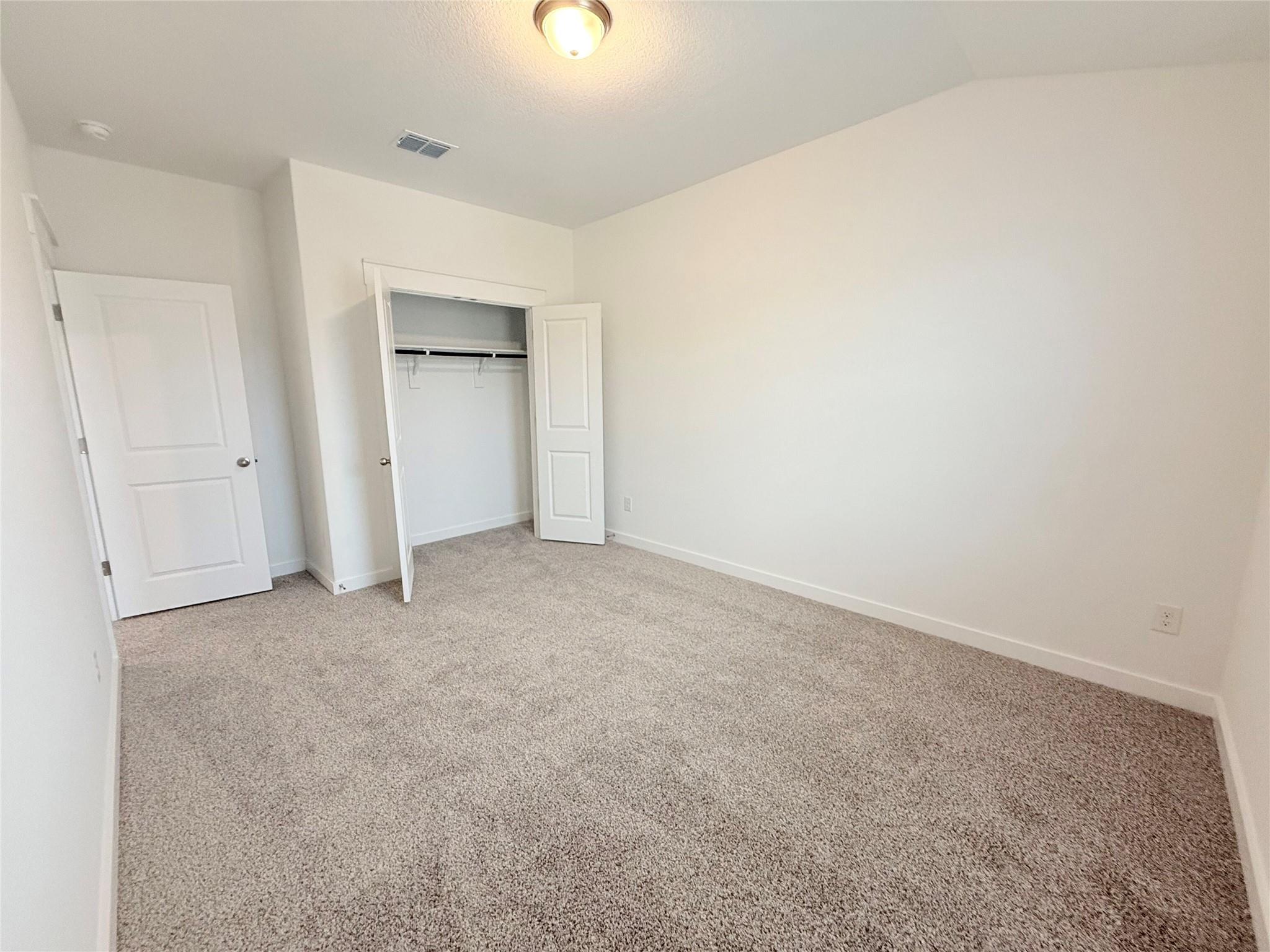 148 Hartson Dr, Taylor, TX 76574