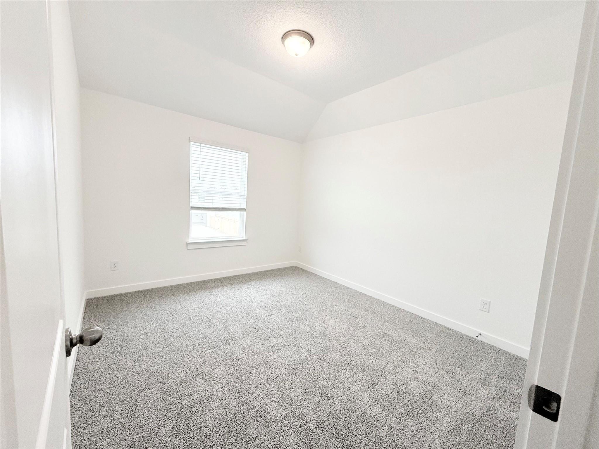 148 Hartson Dr, Taylor, TX 76574