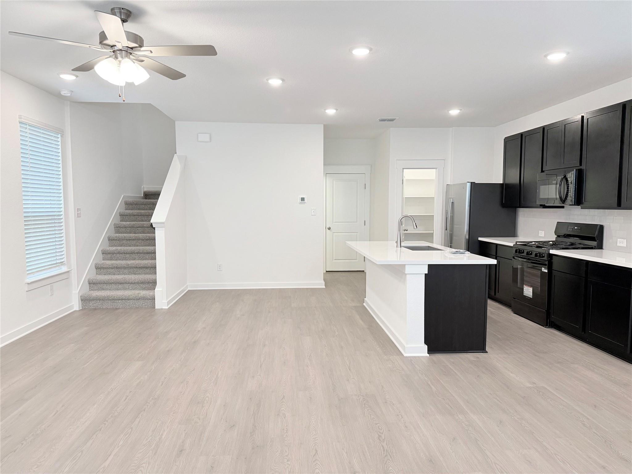 148 Hartson Dr, Taylor, TX 76574