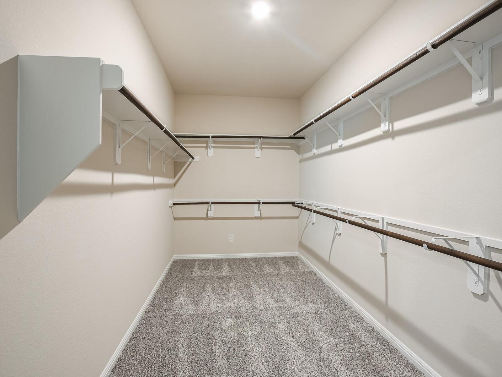 111 Holmby Dr, Hutto, TX 78634