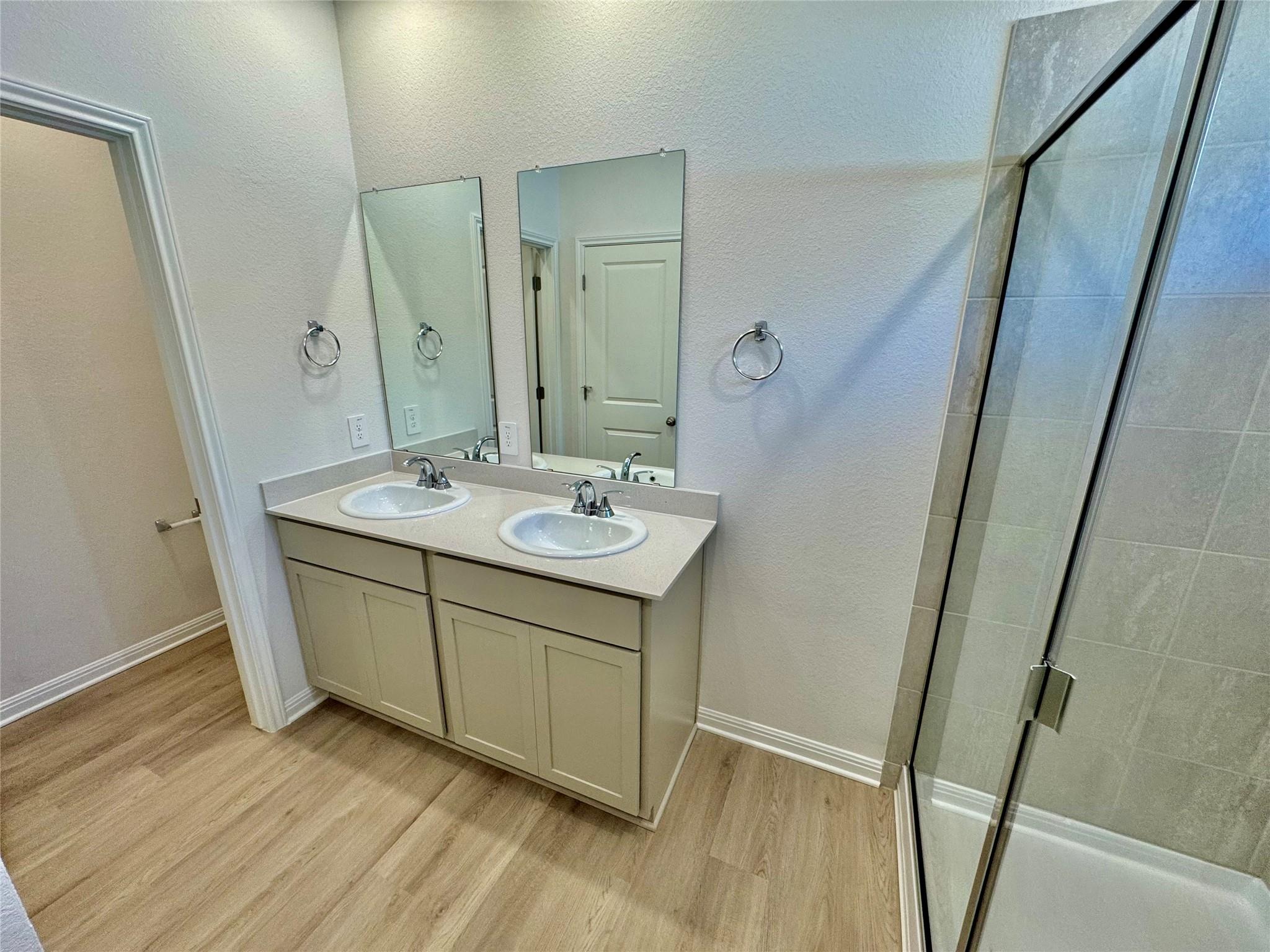 121 Holmby Dr, Hutto, TX 78634