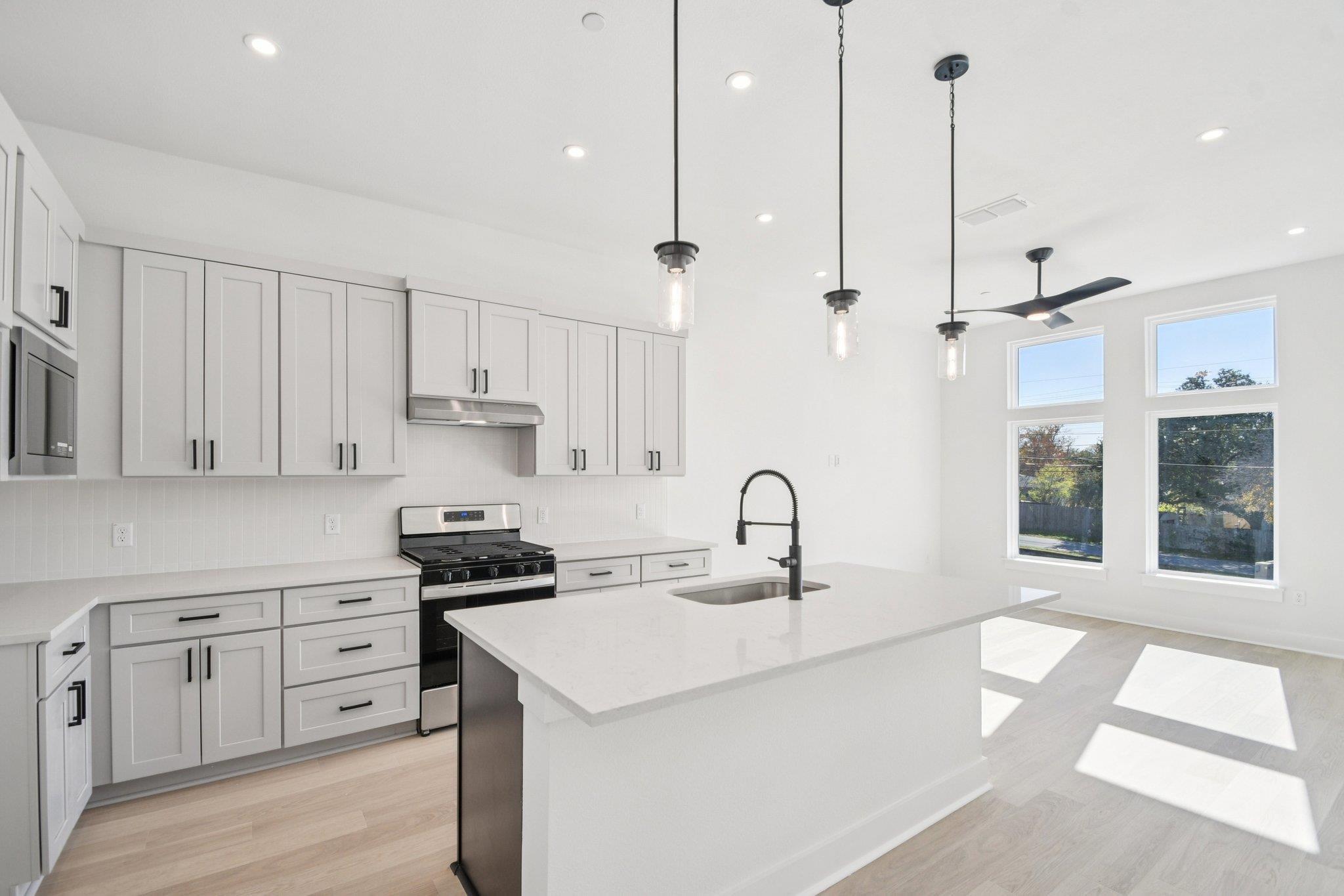 200 W 56th St # 5102, Austin, TX 78751