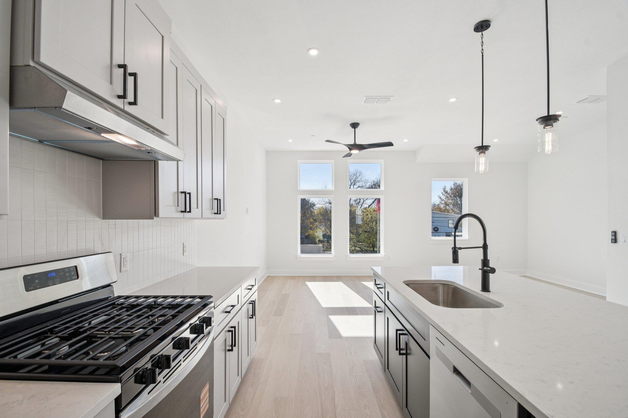 200 W 56th St # 5102, Austin, TX 78751