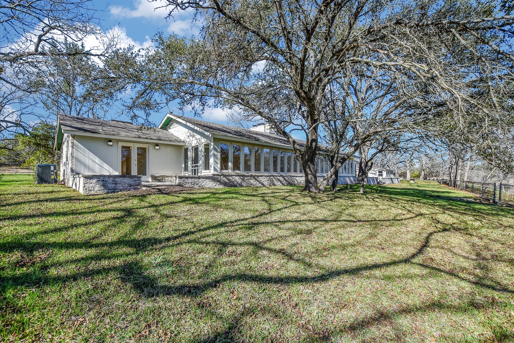 202 Lazy L Ln, Wimberley, TX 78676