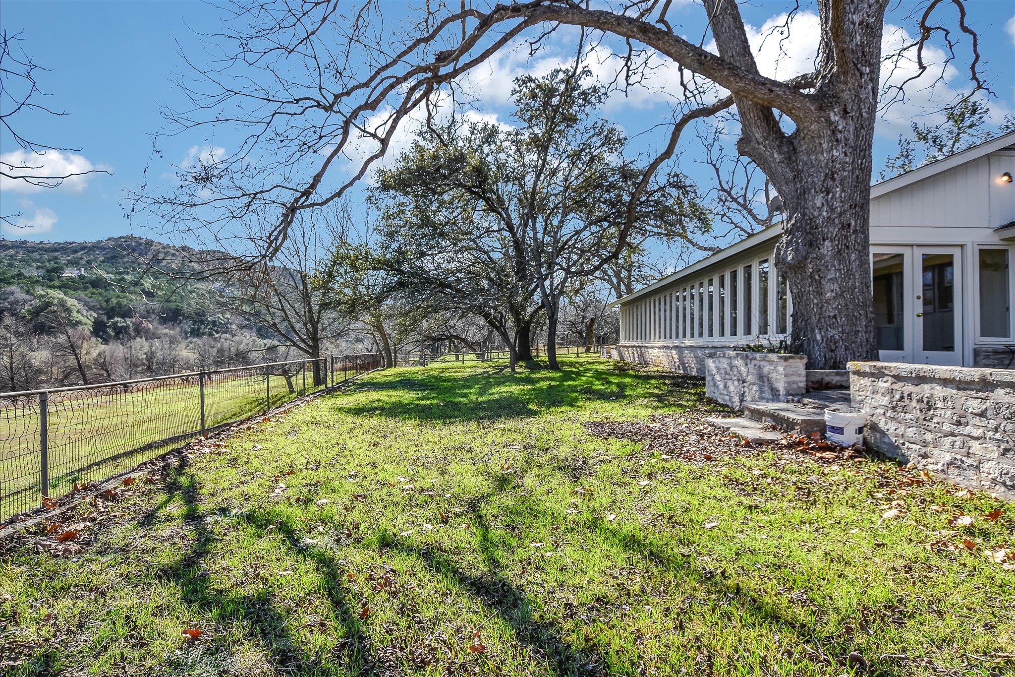202 Lazy L Ln, Wimberley, TX 78676