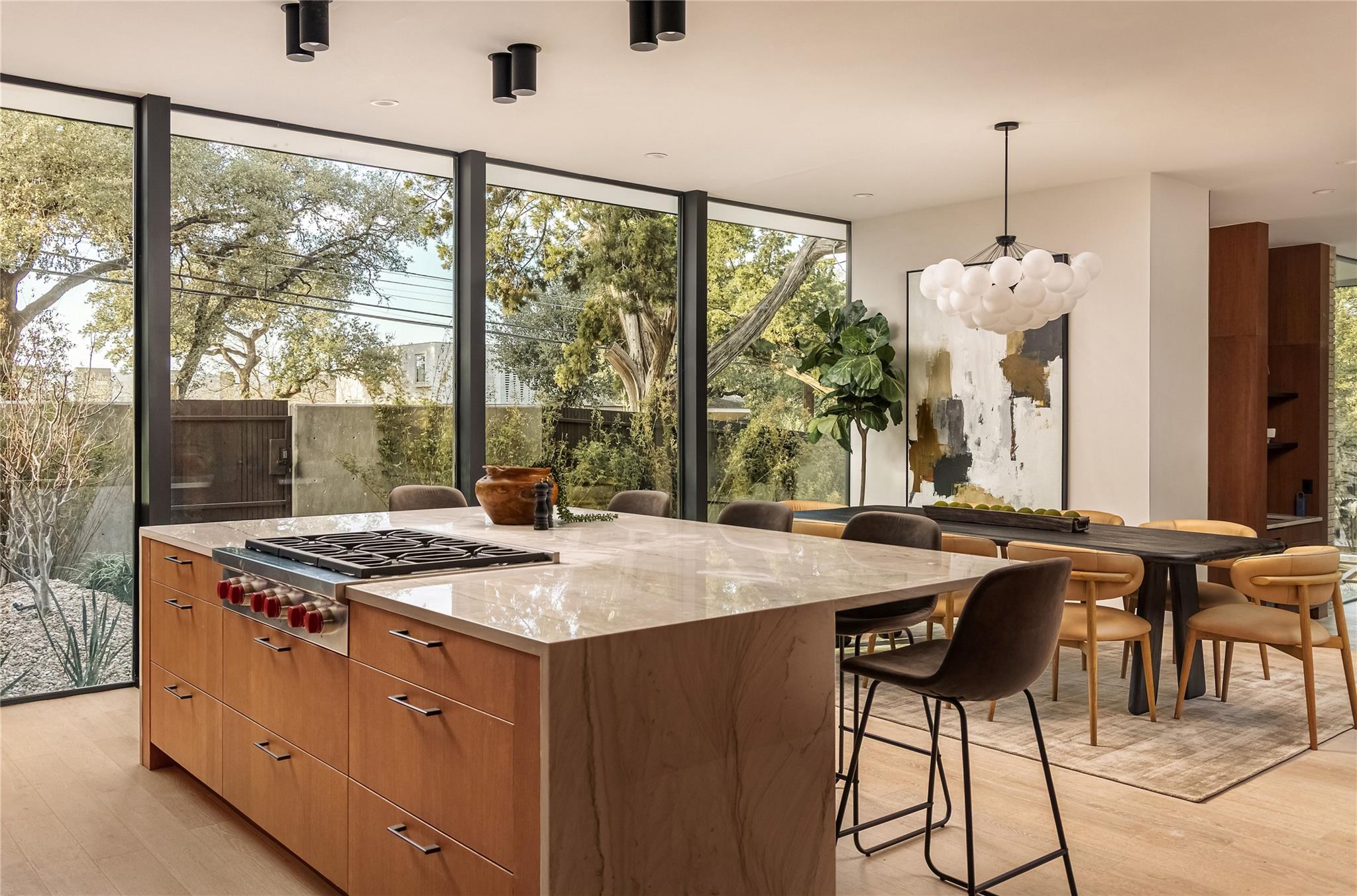 915 Columbus St, Austin, TX 78704