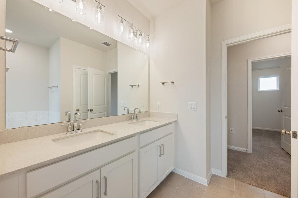 102 Palo Brea Loop, Hutto, TX 78634