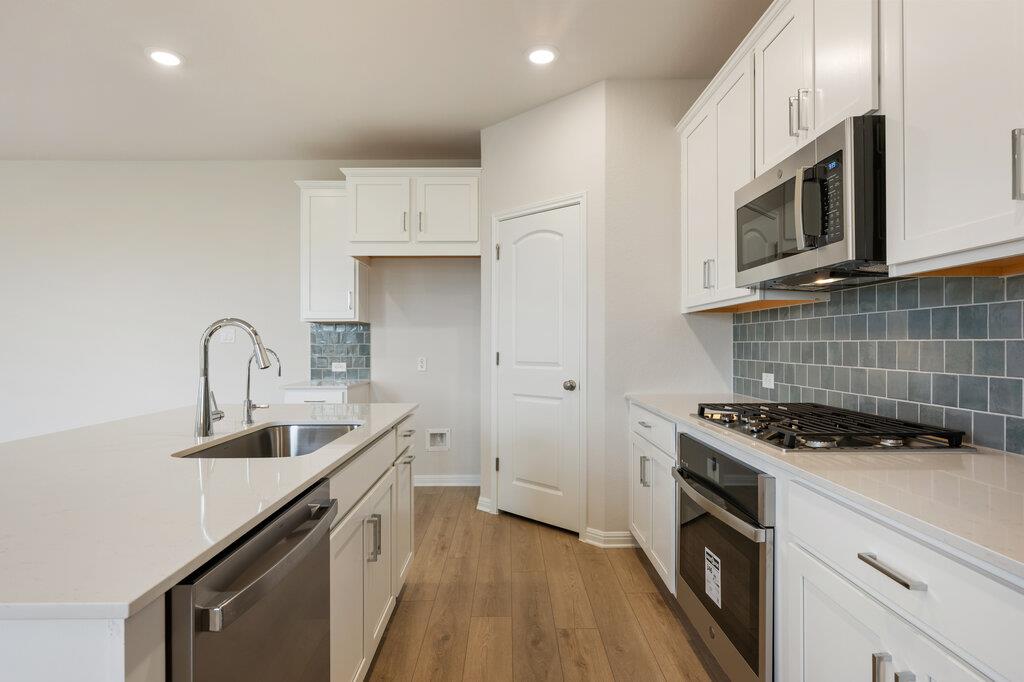 102 Palo Brea Loop, Hutto, TX 78634