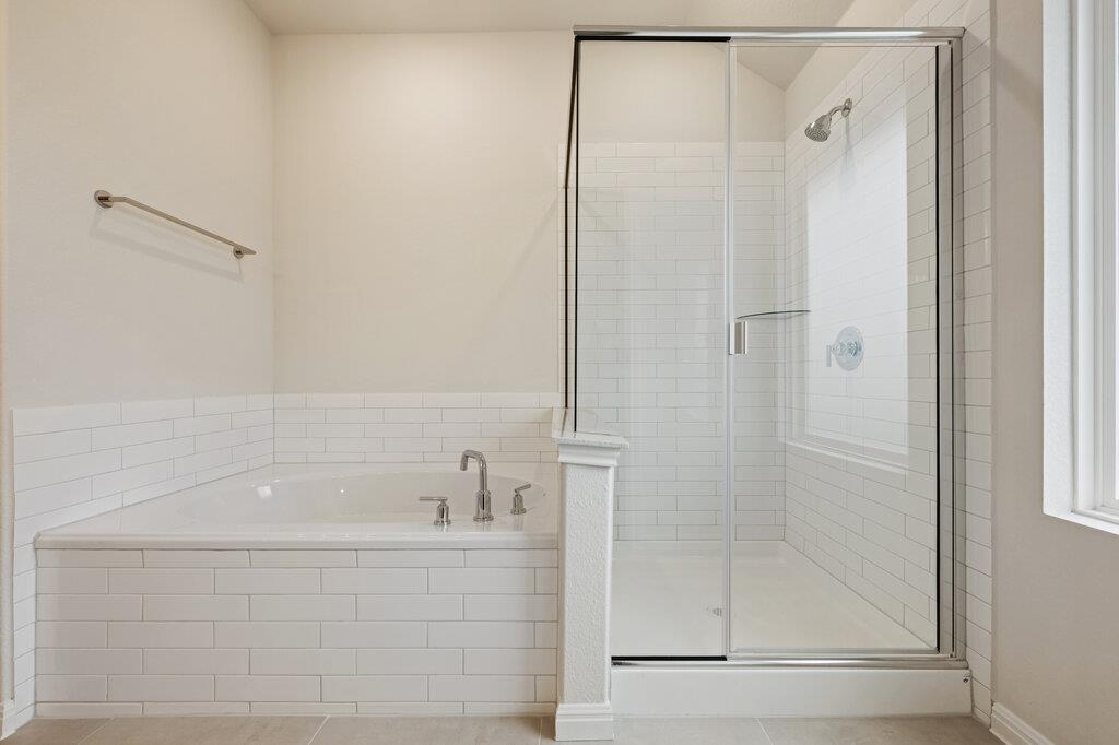 102 Palo Brea Loop, Hutto, TX 78634