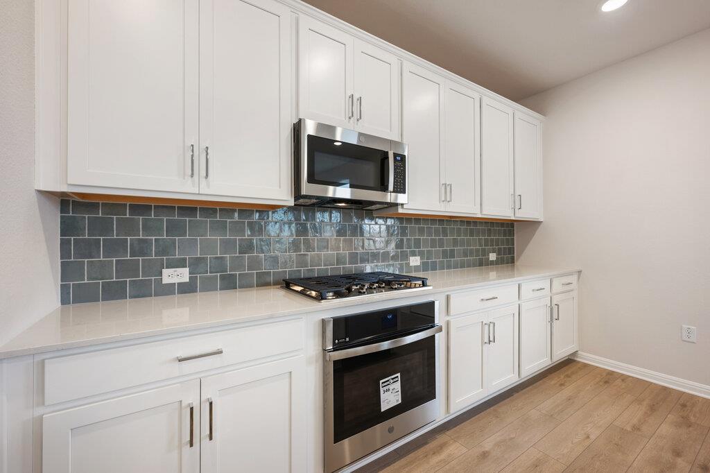 102 Palo Brea Loop, Hutto, TX 78634