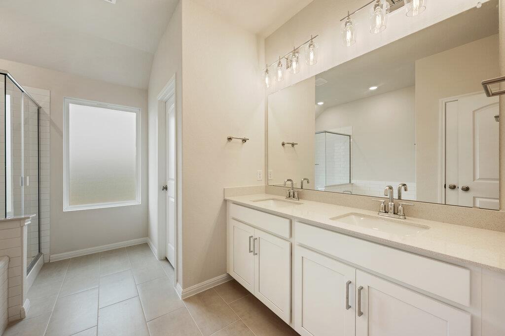 102 Palo Brea Loop, Hutto, TX 78634