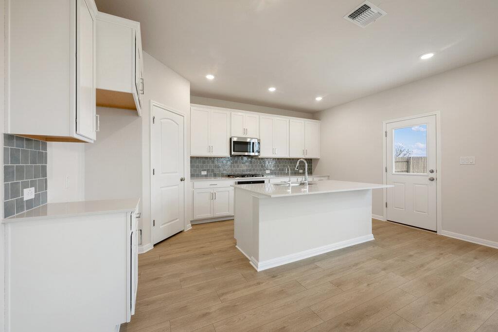 102 Palo Brea Loop, Hutto, TX 78634