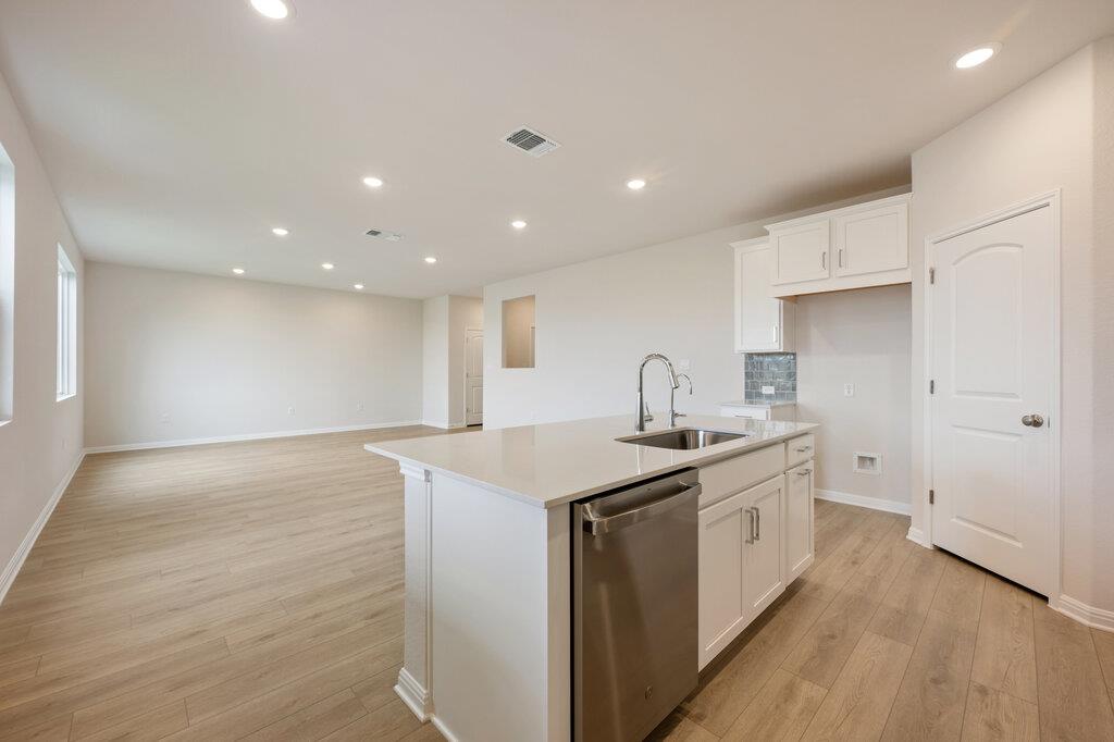 102 Palo Brea Loop, Hutto, TX 78634