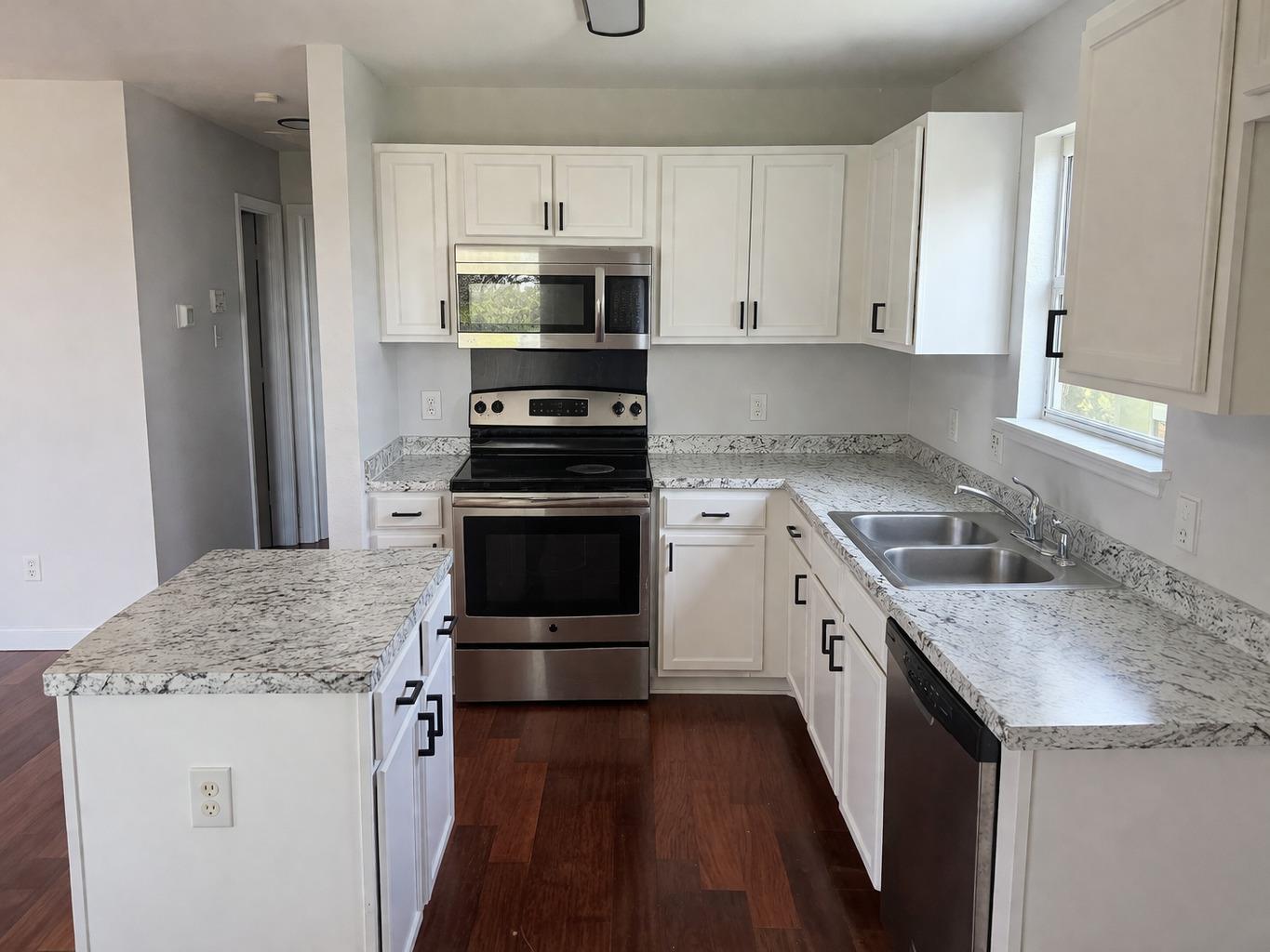 339 Liberty St, Hutto, TX 78634