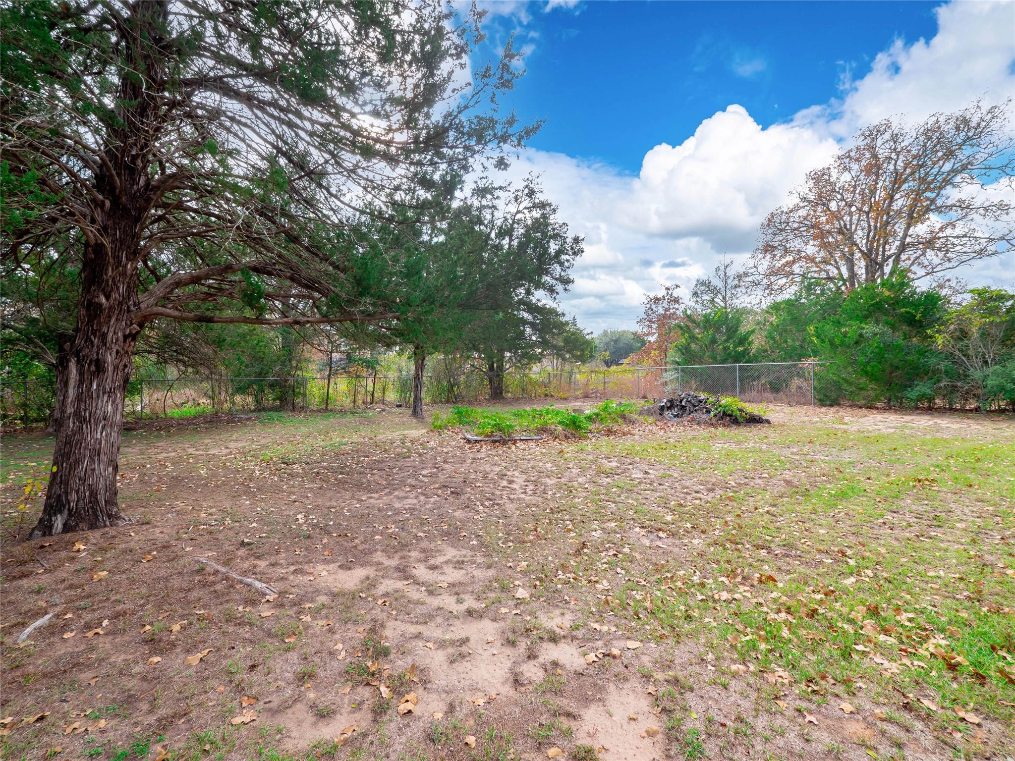 137 Blanket Flower Dr, Bastrop, TX 78602
