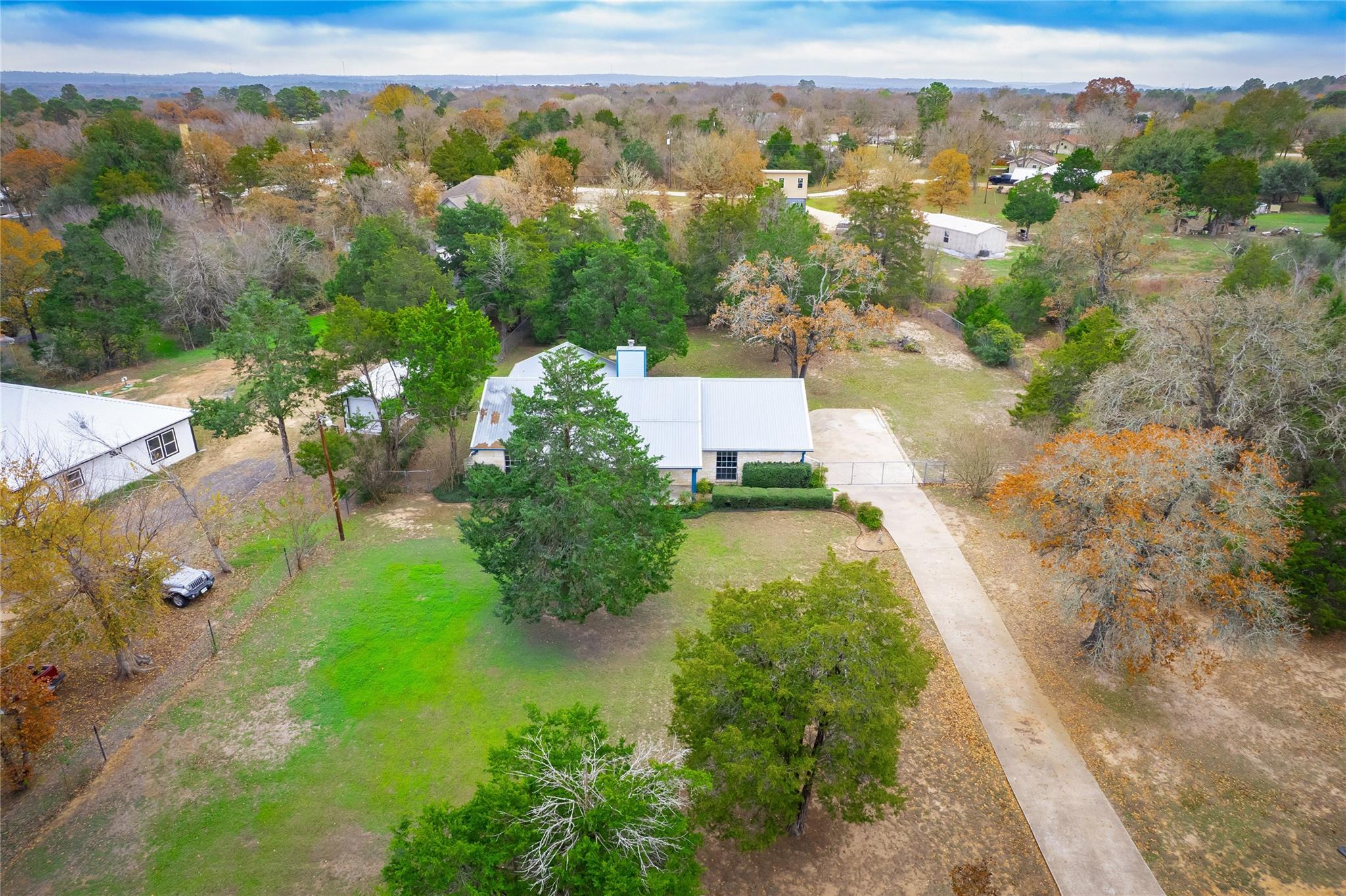 137 Blanket Flower Dr, Bastrop, TX 78602