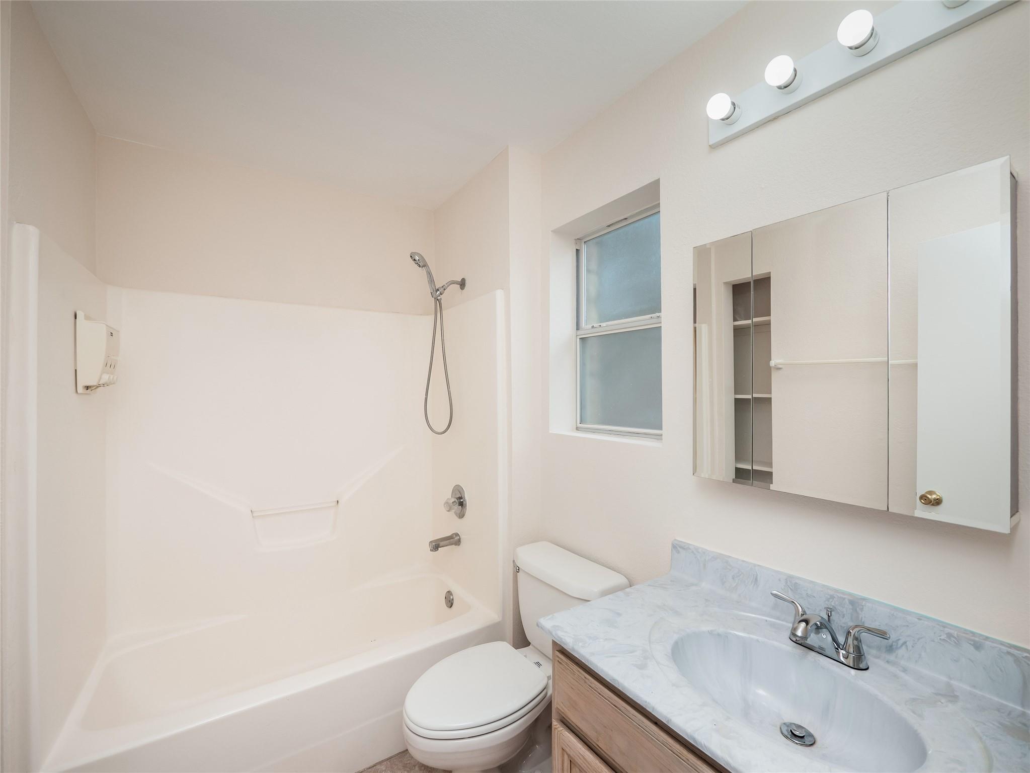 137 Blanket Flower Dr, Bastrop, TX 78602